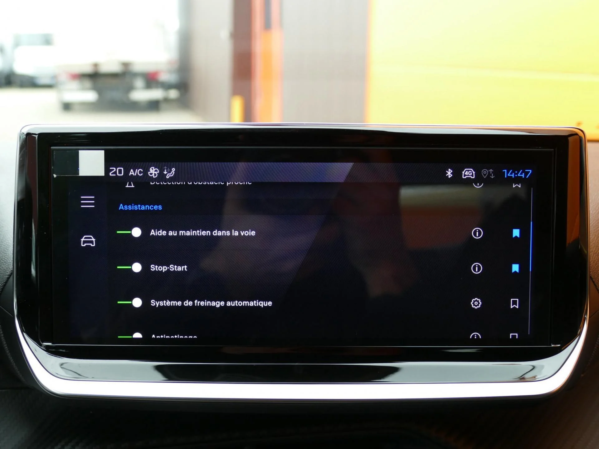 PEUGEOT 2008 - Miniature 11 sur 37 - Cliquer pour voir cette photo