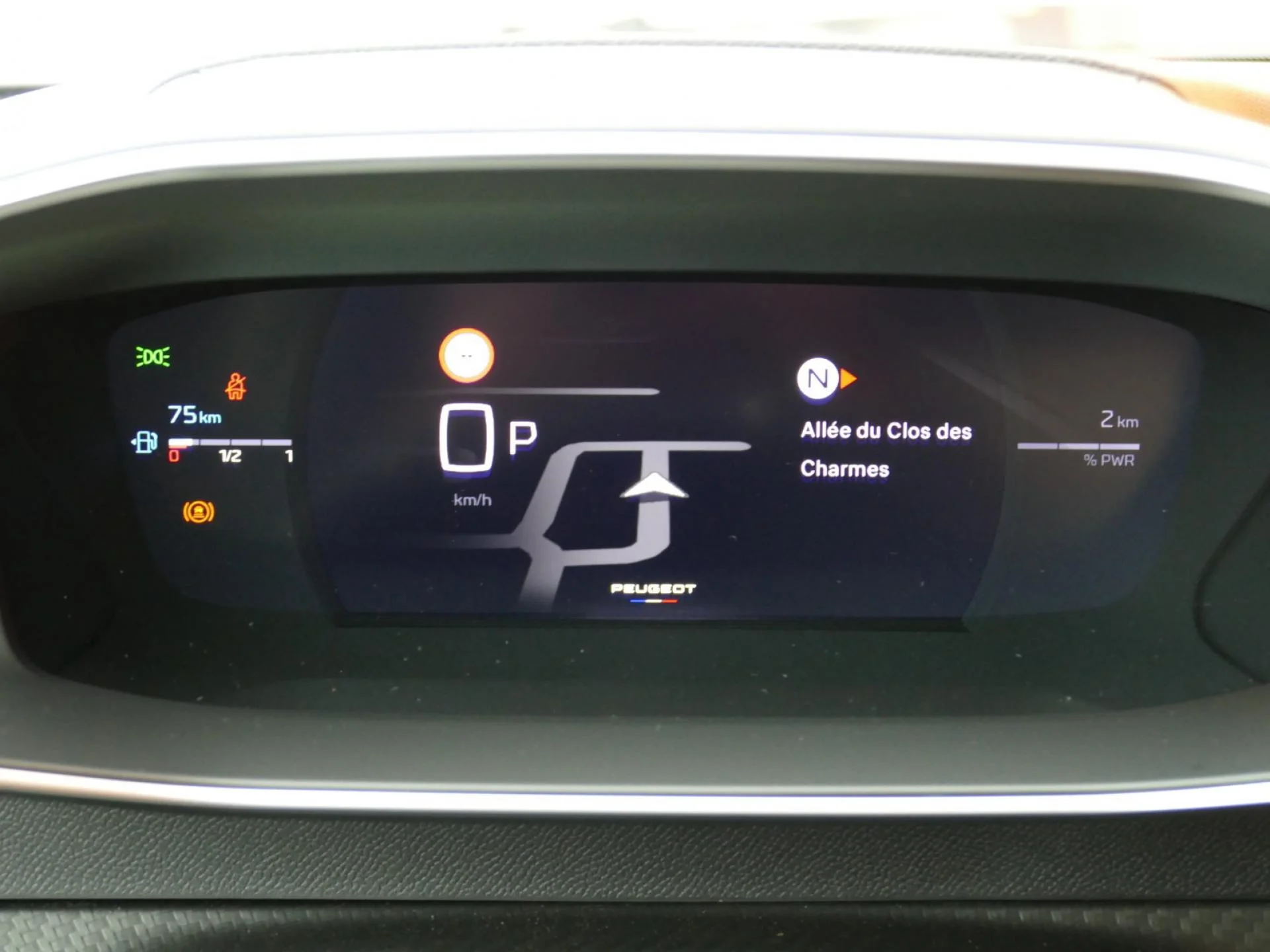 PEUGEOT 2008 - Miniature 16 sur 37 - Cliquer pour voir cette photo