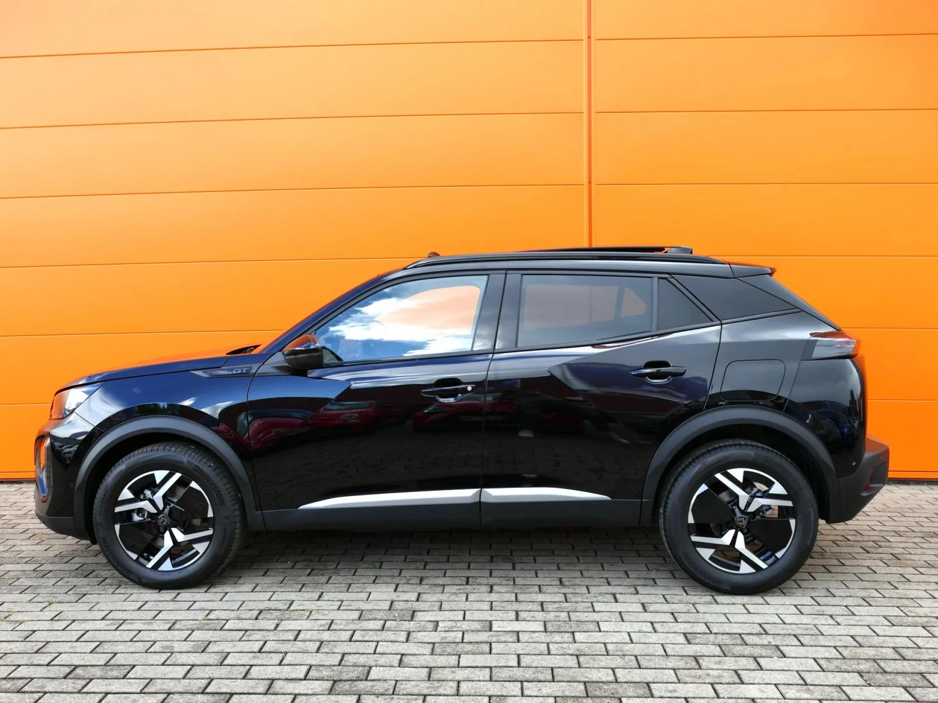 PEUGEOT 2008 - Miniature 3 sur 31 - Cliquer pour voir cette photo