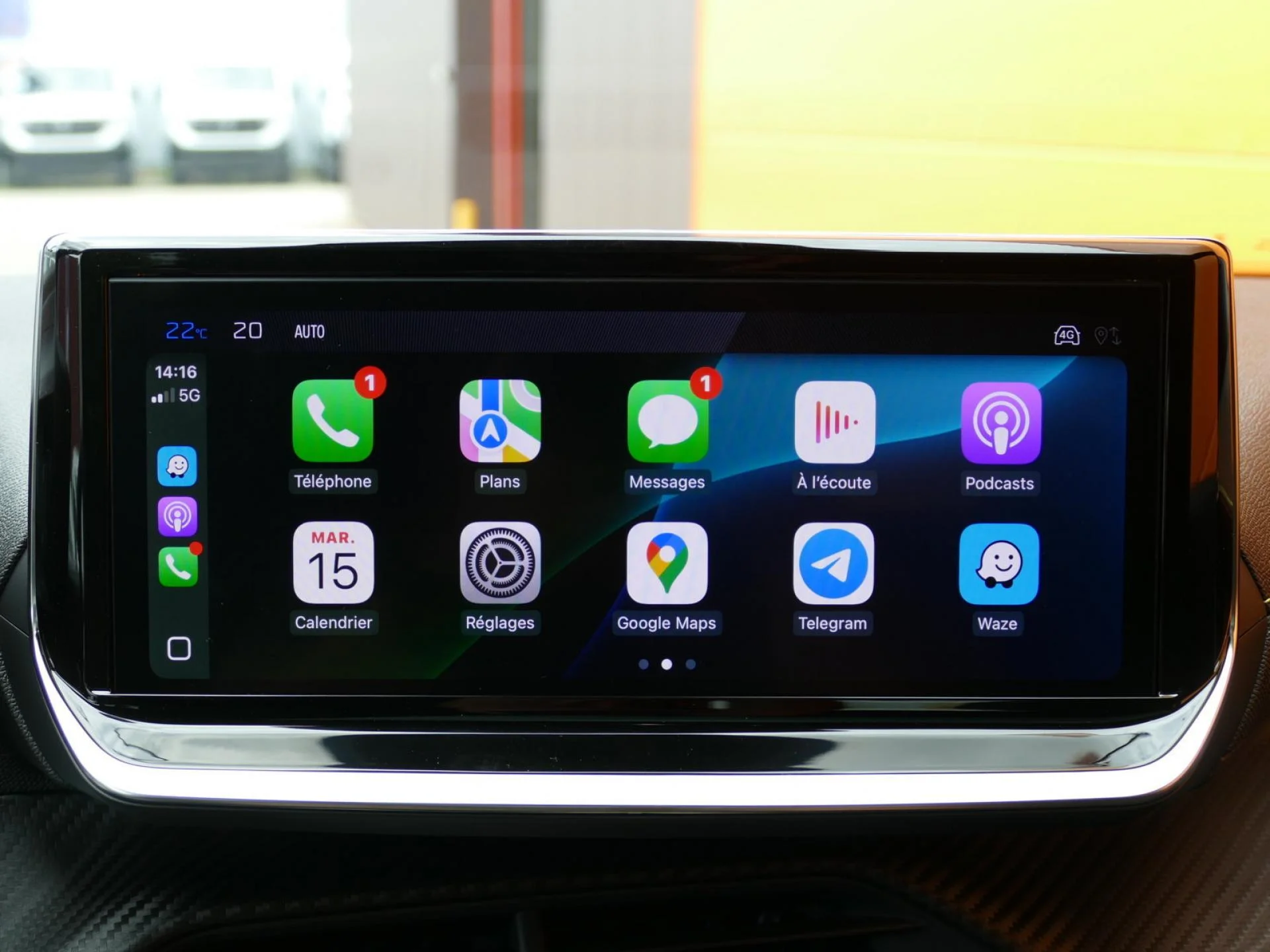 PEUGEOT 2008 - Miniature 15 sur 31 - Cliquer pour voir cette photo