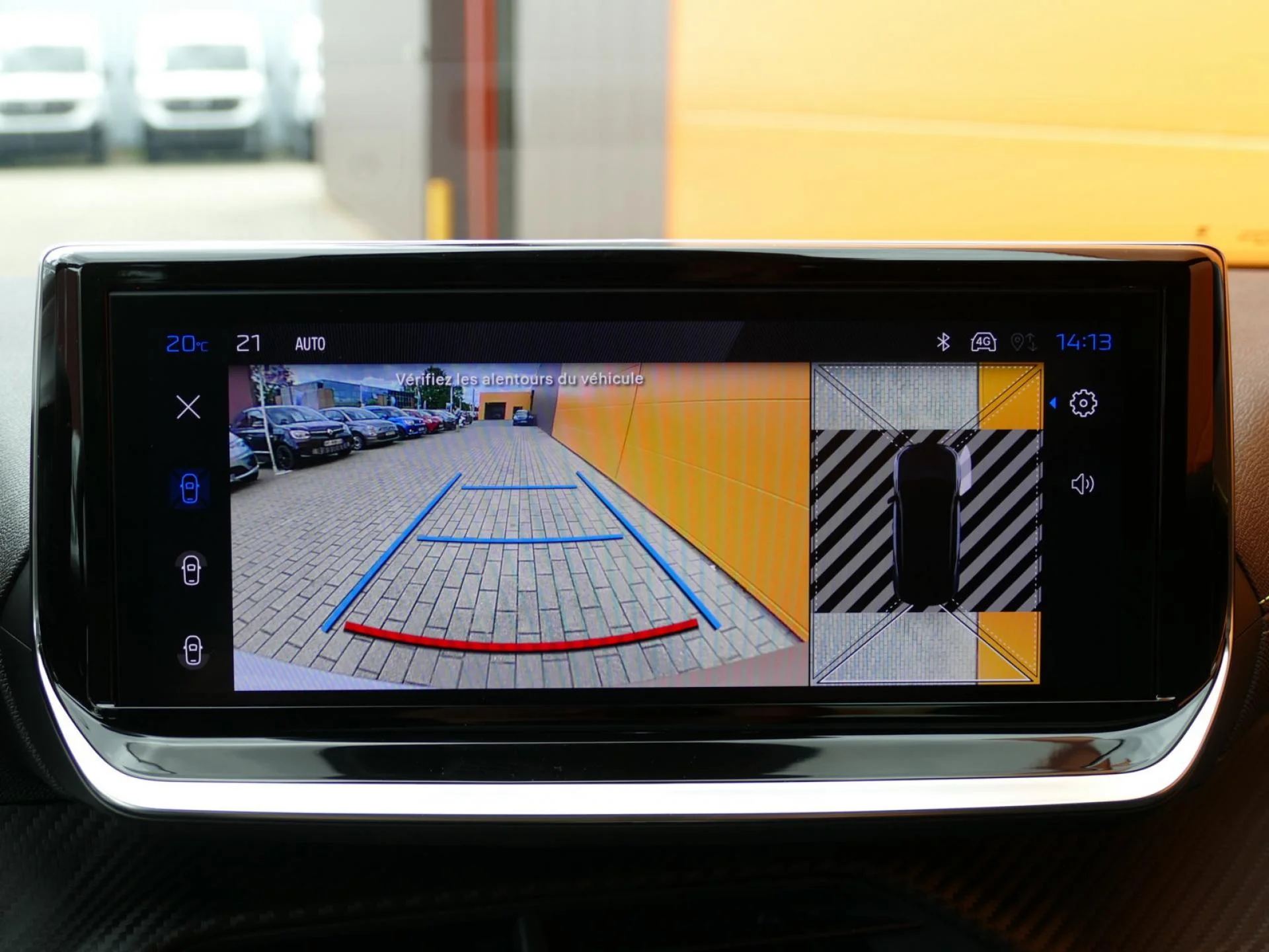 PEUGEOT 2008 - Miniature 11 sur 31 - Cliquer pour voir cette photo