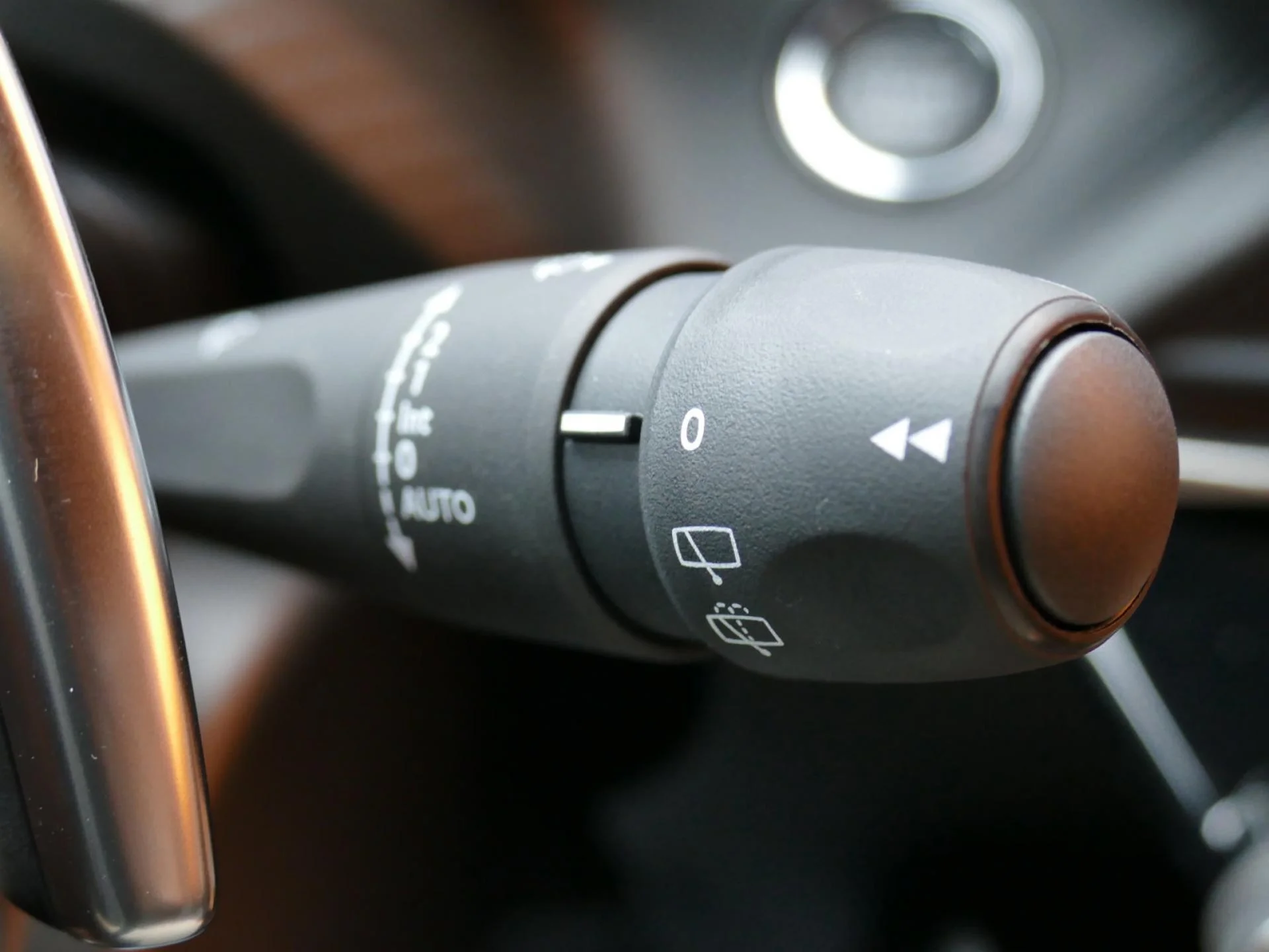 PEUGEOT 2008 - Miniature 28 sur 37 - Cliquer pour voir cette photo