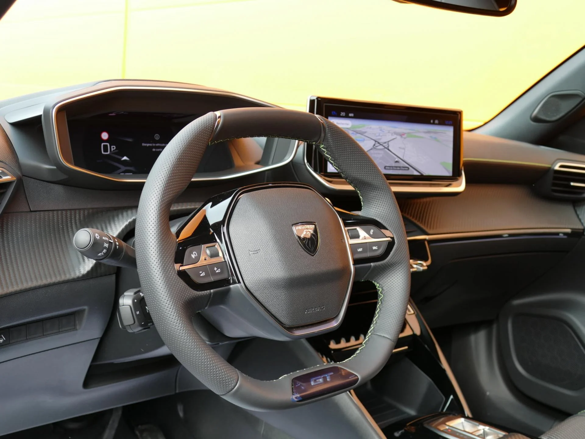 PEUGEOT 2008 - Miniature 14 sur 34 - Cliquer pour voir cette photo