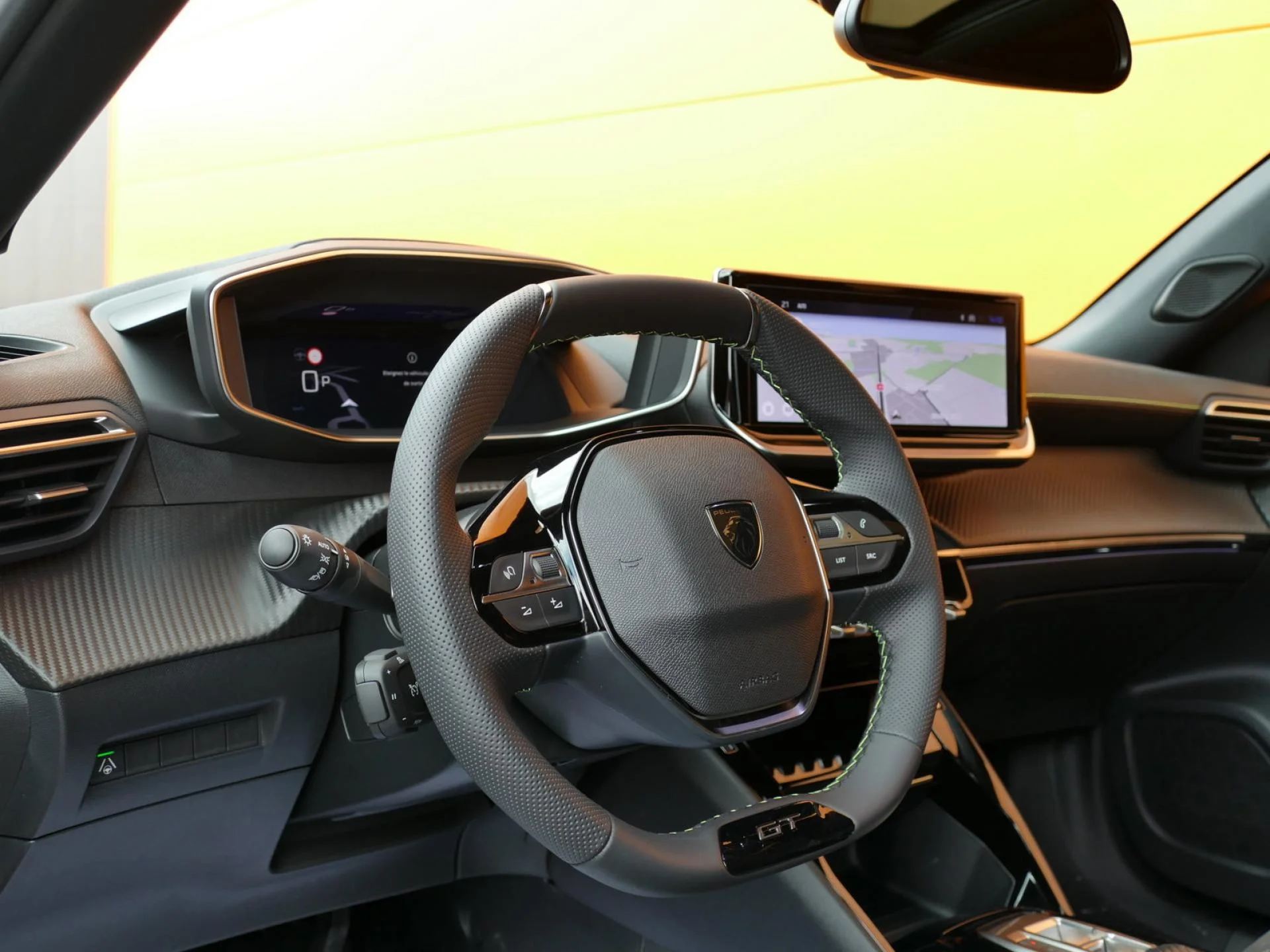 PEUGEOT 2008 - Miniature 18 sur 31 - Cliquer pour voir cette photo