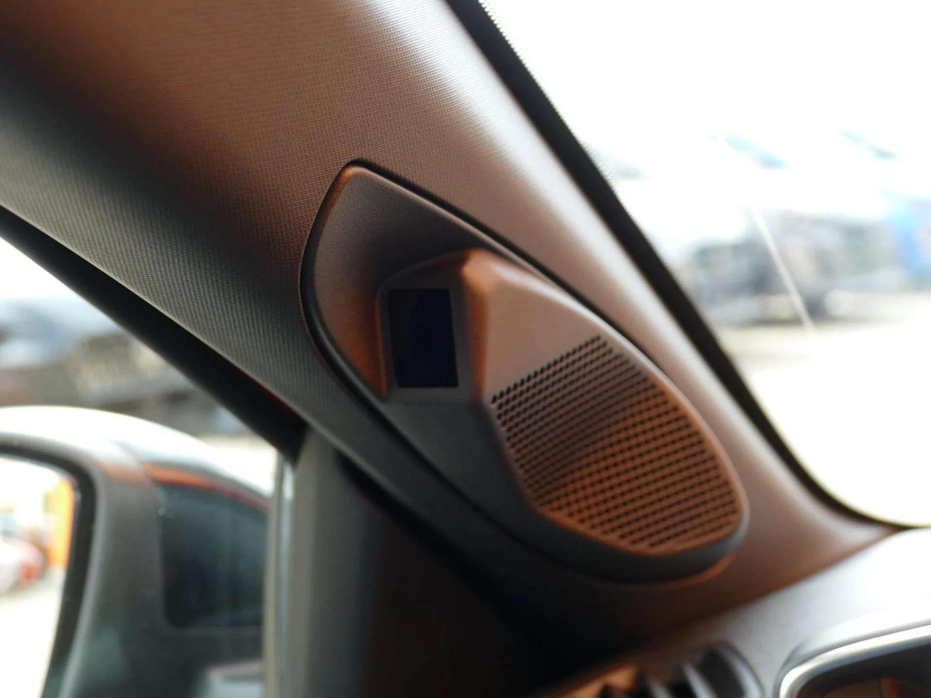 PEUGEOT 208 - Miniature 23 sur 35 - Cliquer pour voir cette photo