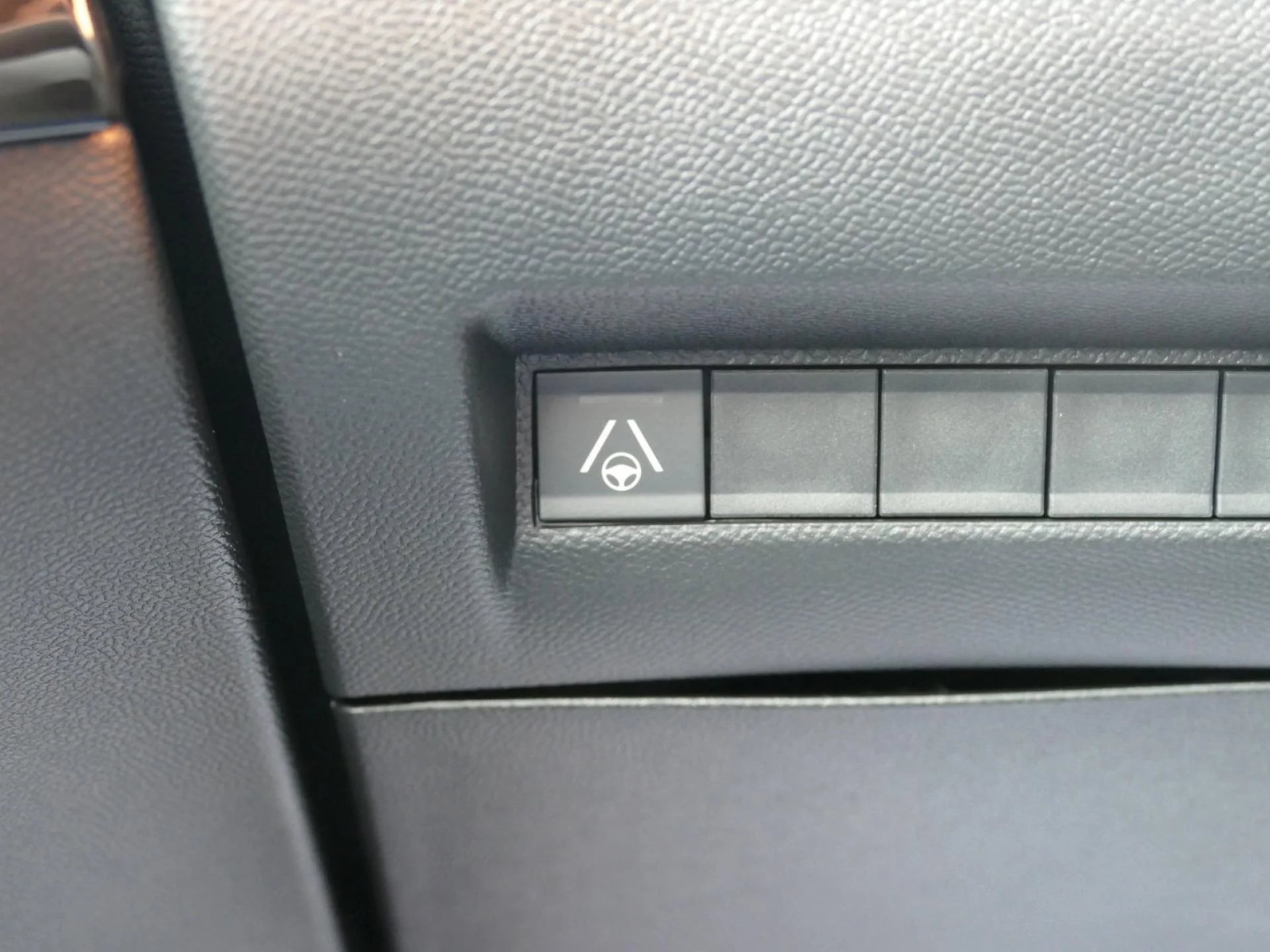 PEUGEOT 208 - Miniature 20 sur 35 - Cliquer pour voir cette photo