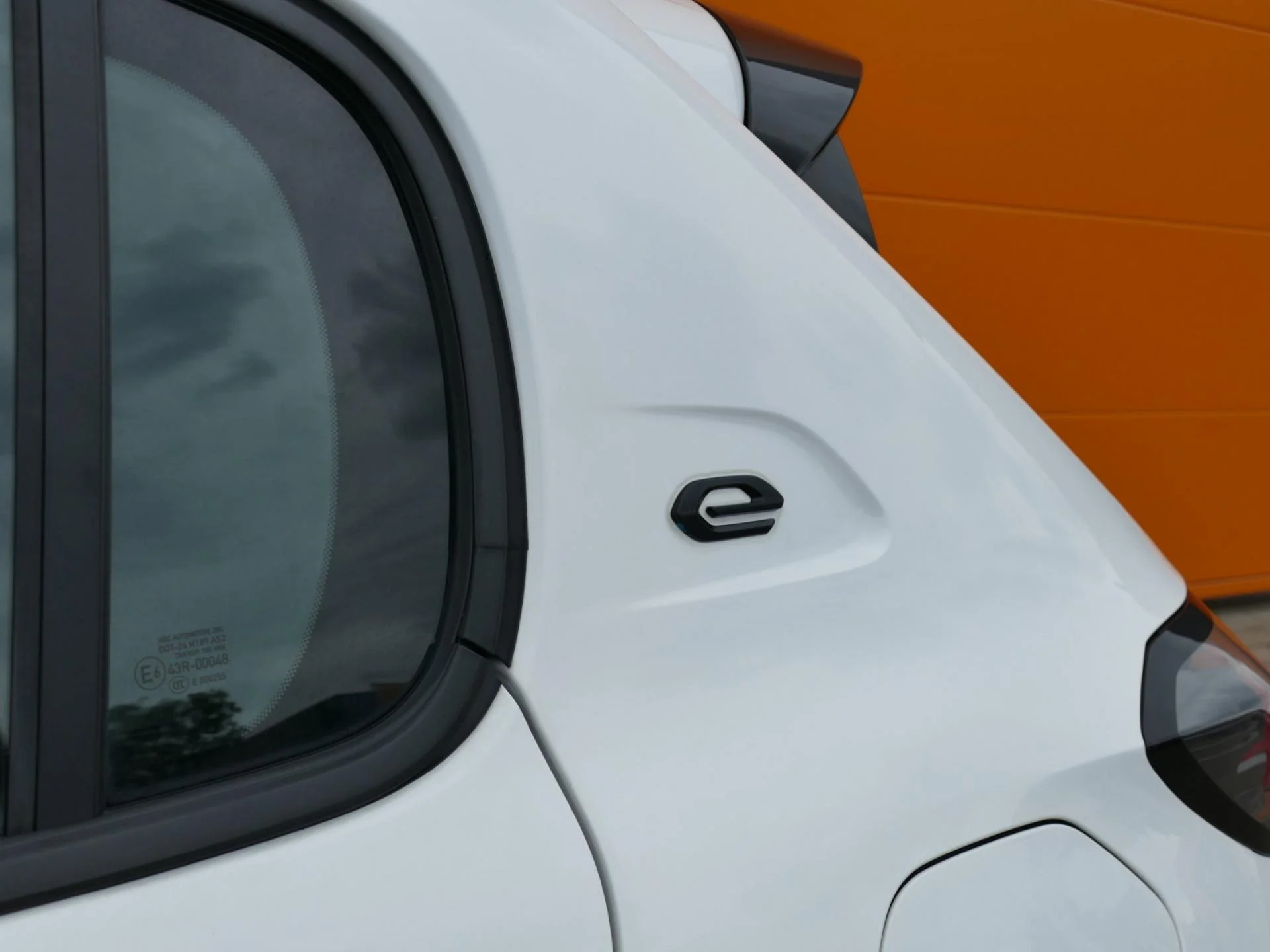 PEUGEOT 208 - Miniature 27 sur 32 - Cliquer pour voir cette photo