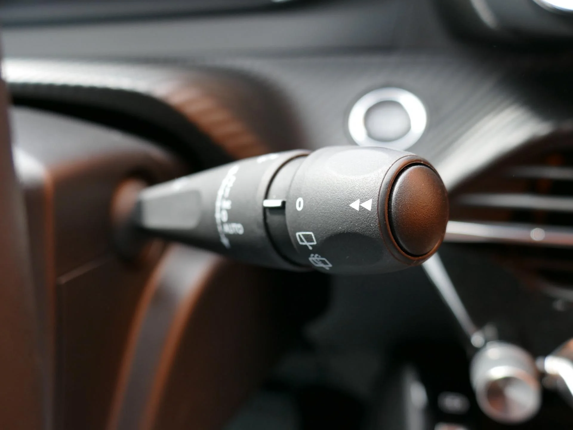 PEUGEOT 208 - Miniature 26 sur 32 - Cliquer pour voir cette photo