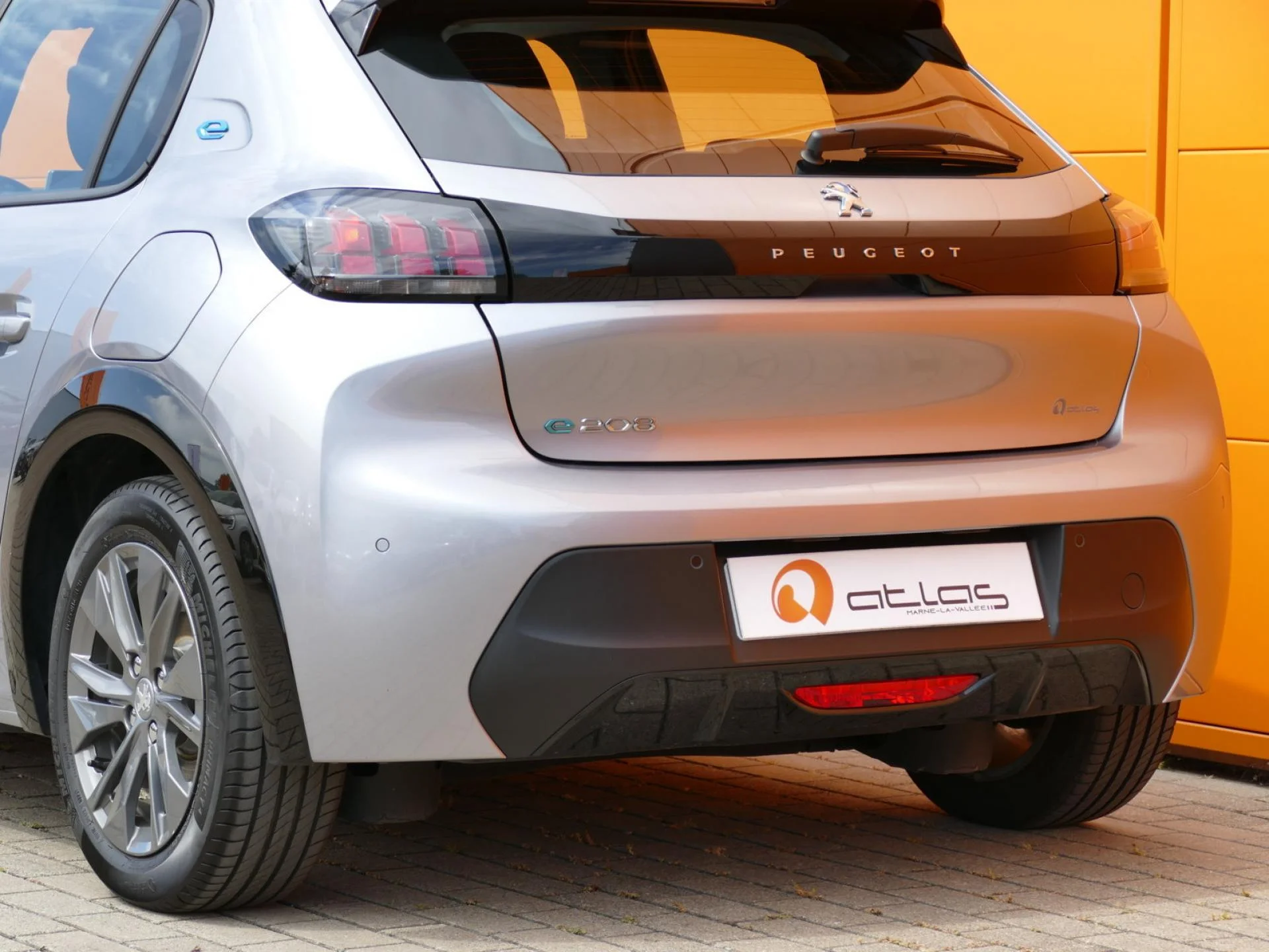 PEUGEOT 208 - Miniature 29 sur 32 - Cliquer pour voir cette photo