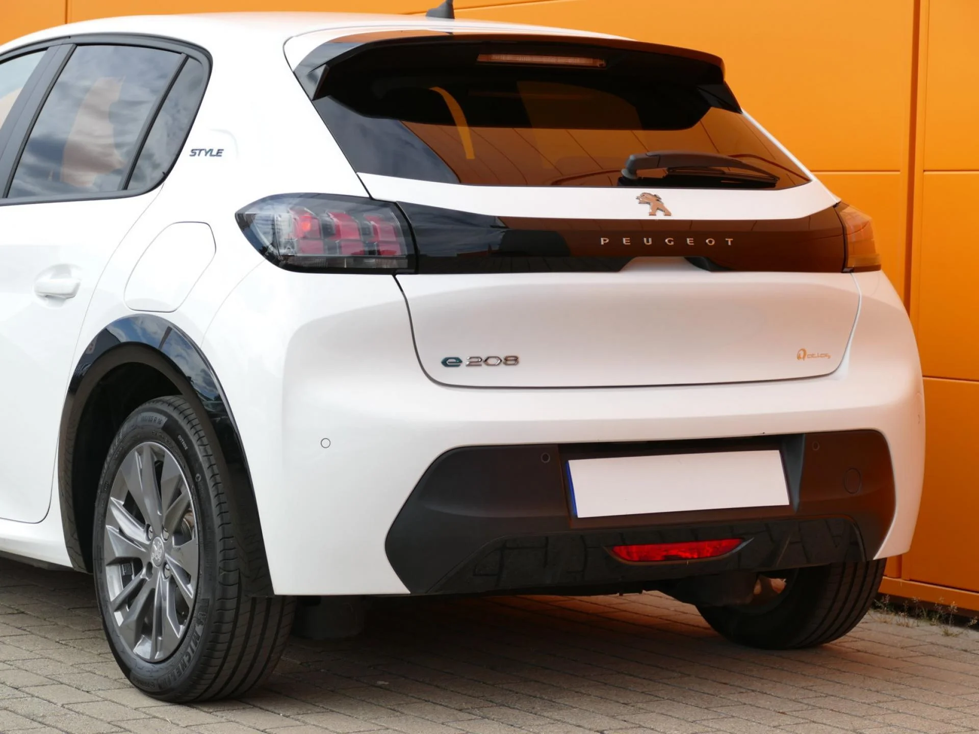 PEUGEOT 208 - Miniature 27 sur 32 - Cliquer pour voir cette photo