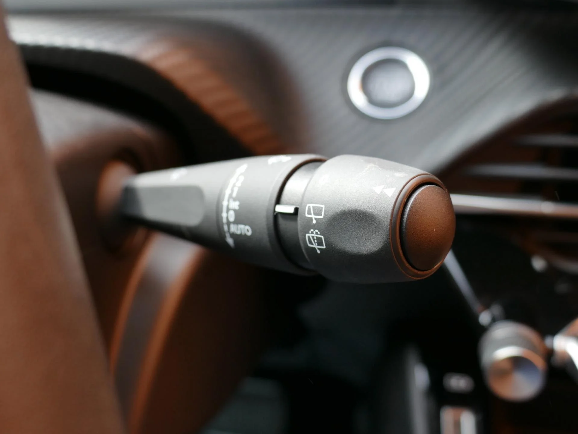 PEUGEOT 208 - Miniature 24 sur 32 - Cliquer pour voir cette photo