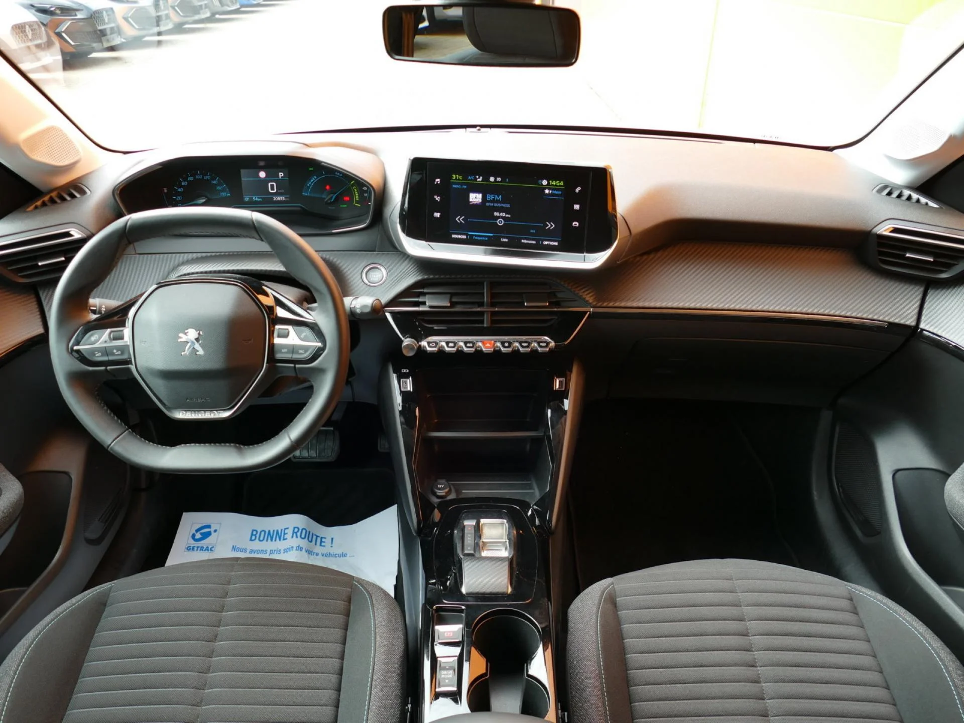 PEUGEOT 208 - Miniature 7 sur 32 - Cliquer pour voir cette photo