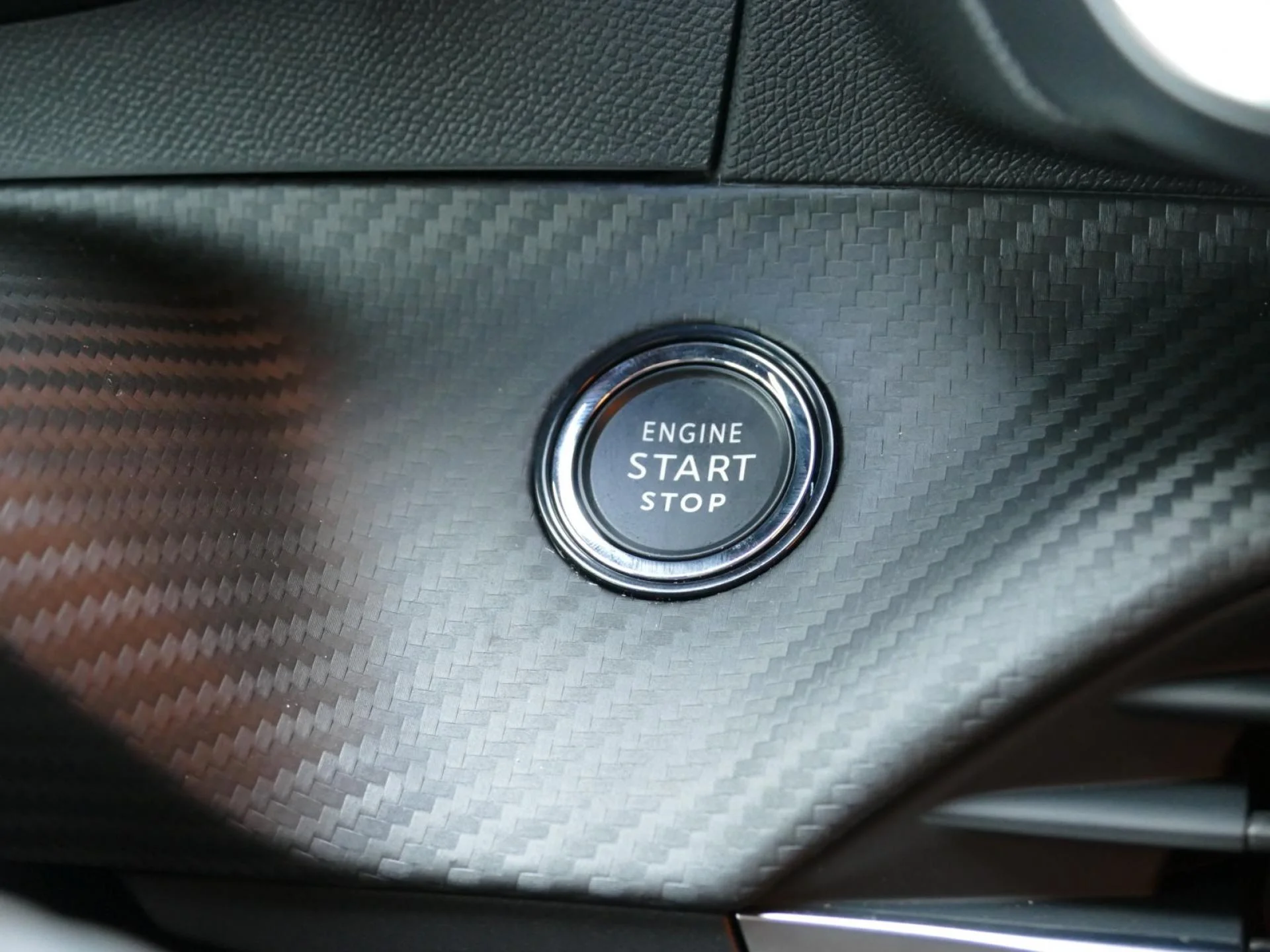 PEUGEOT 208 - Miniature 19 sur 30 - Cliquer pour voir cette photo