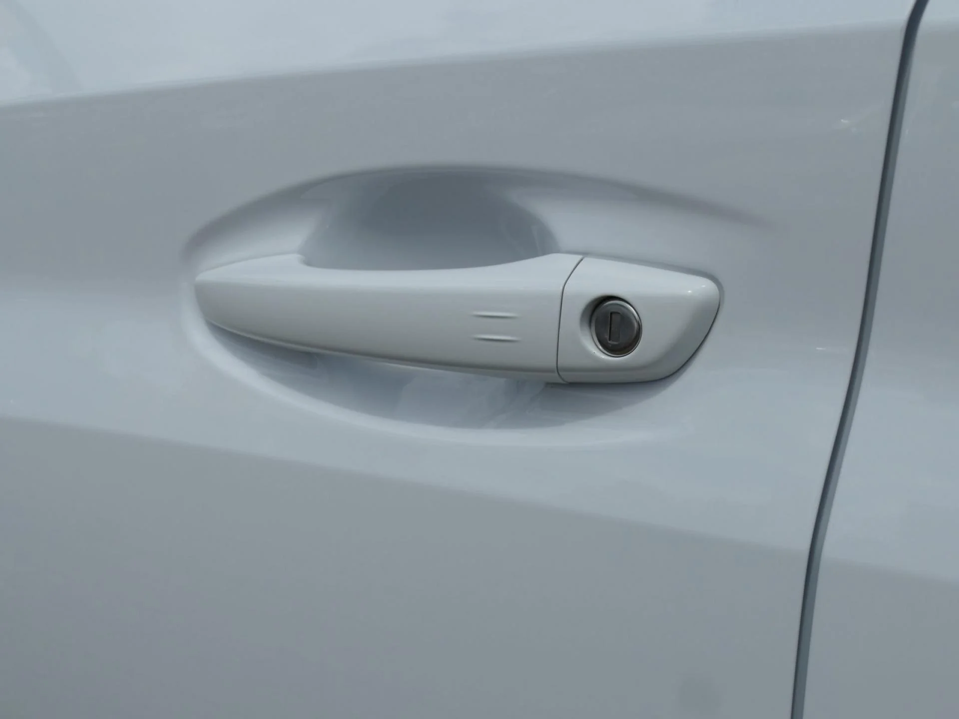 PEUGEOT 208 - Miniature 25 sur 32 - Cliquer pour voir cette photo
