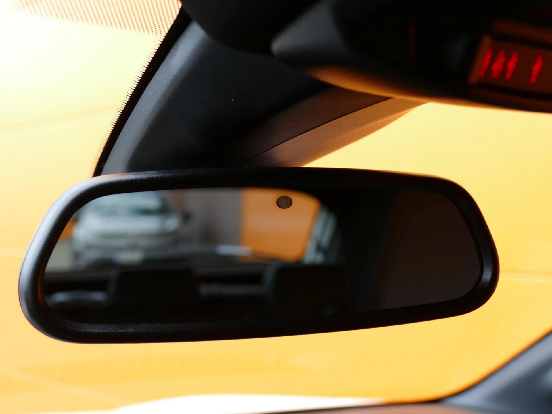 PEUGEOT 208 - Miniature 21 sur 32 - Cliquer pour voir cette photo