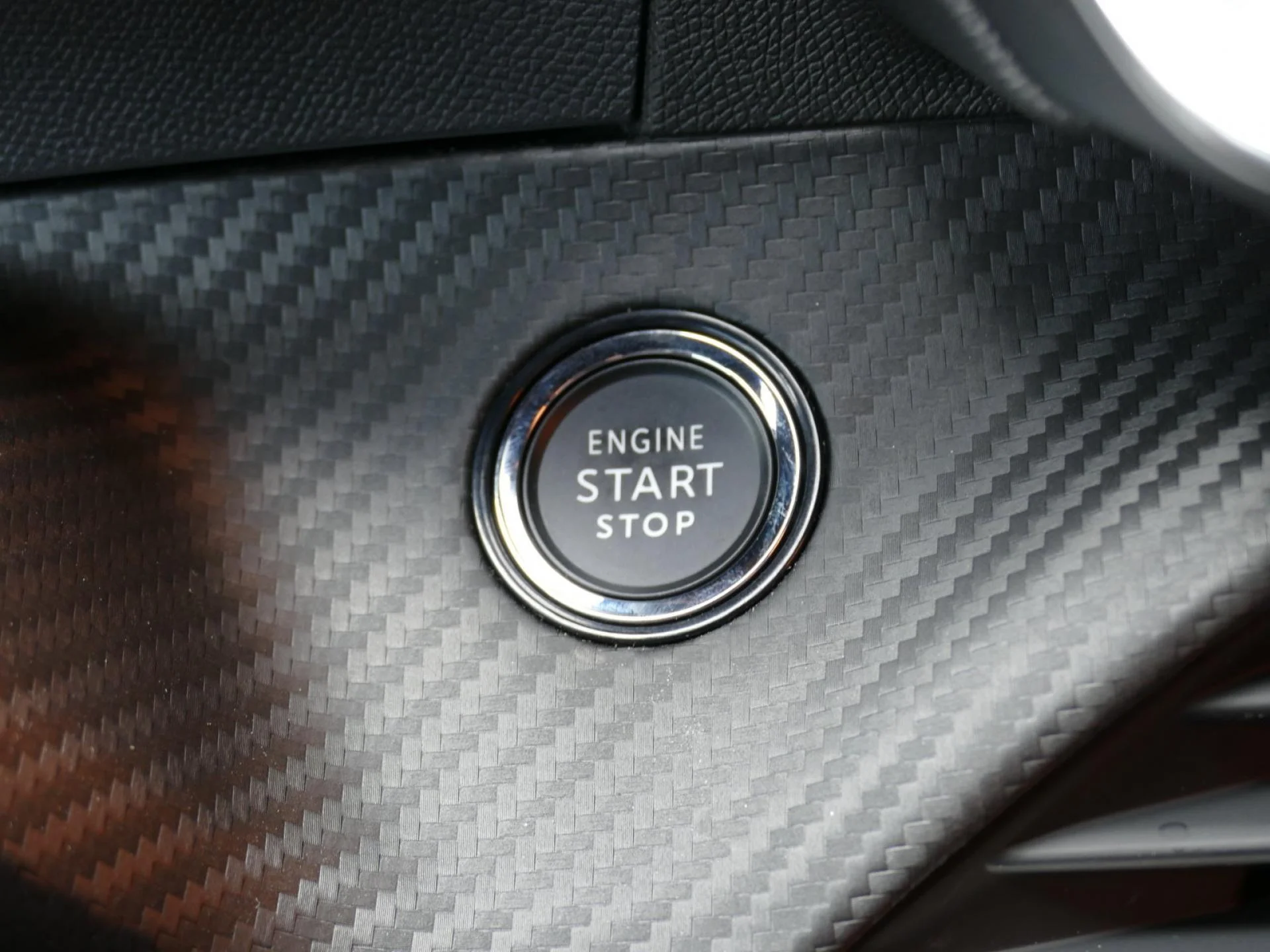 PEUGEOT 208 - Miniature 20 sur 32 - Cliquer pour voir cette photo