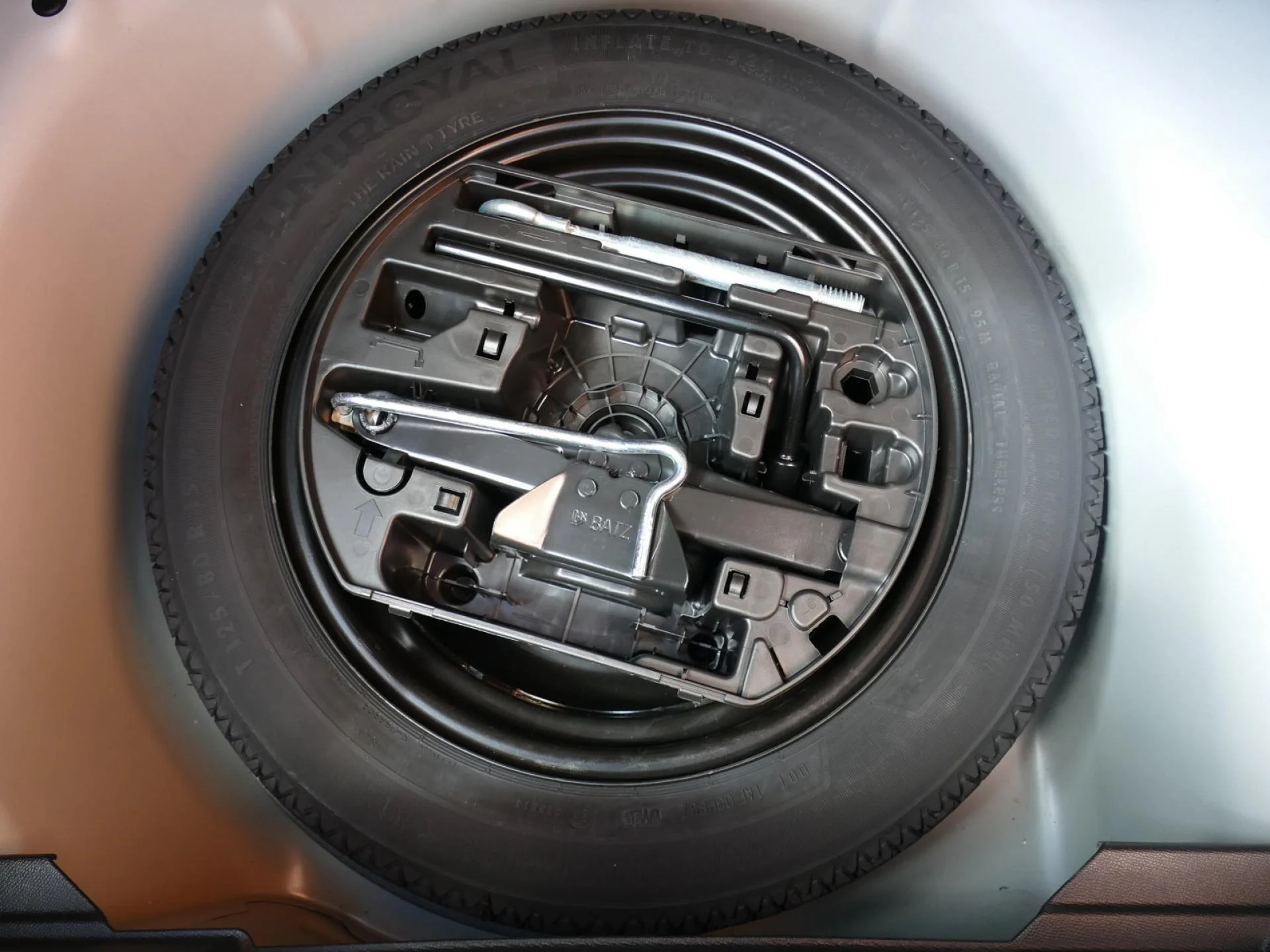 PEUGEOT 208 - Miniature 27 sur 32 - Cliquer pour voir cette photo