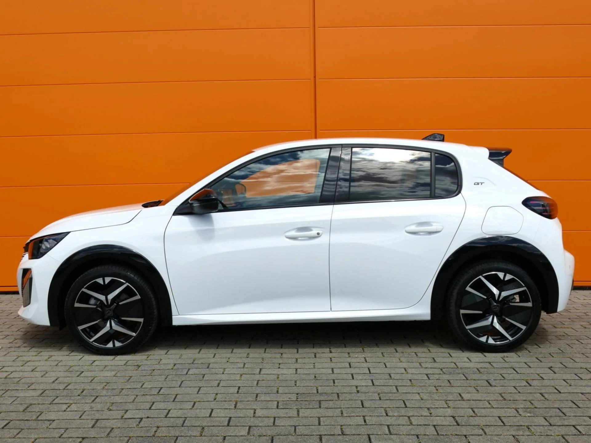 PEUGEOT 208 - Miniature 3 sur 32 - Cliquer pour voir cette photo