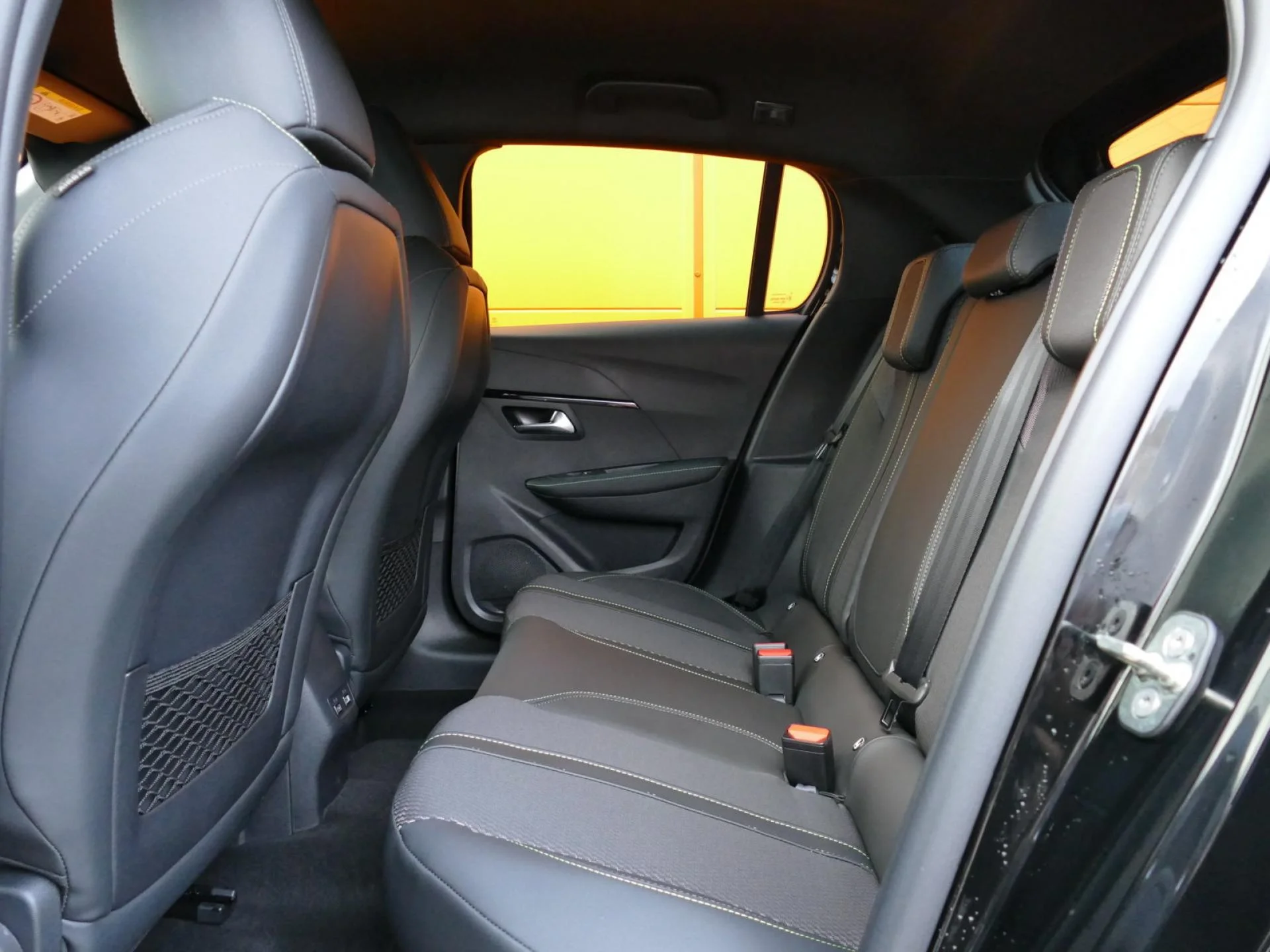 PEUGEOT 208 - Miniature 7 sur 31 - Cliquer pour voir cette photo