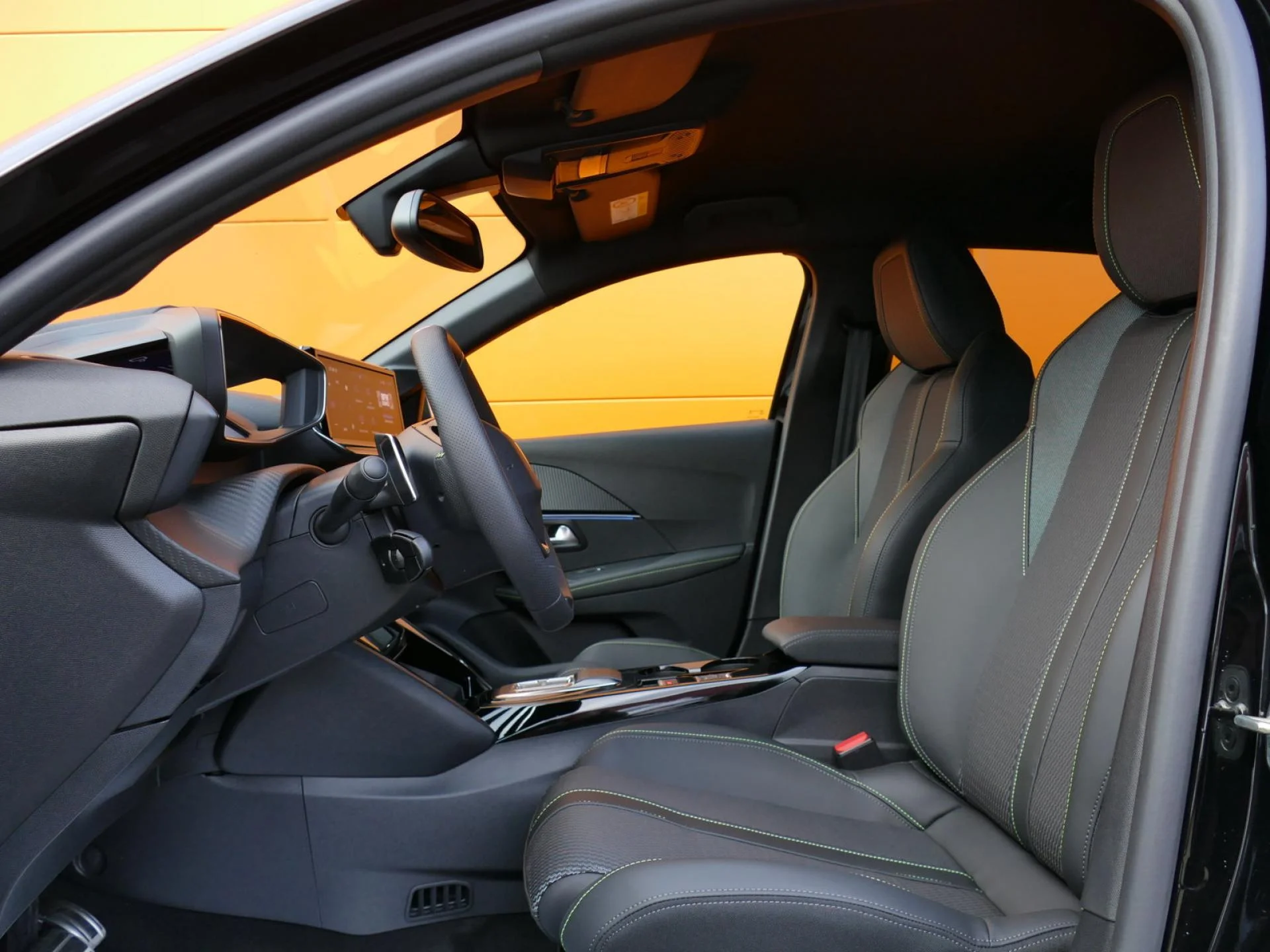 PEUGEOT 208 - Miniature 6 sur 31 - Cliquer pour voir cette photo