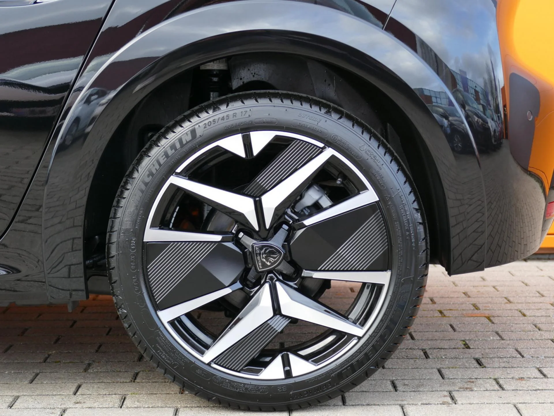 PEUGEOT 208 - Miniature 27 sur 30 - Cliquer pour voir cette photo