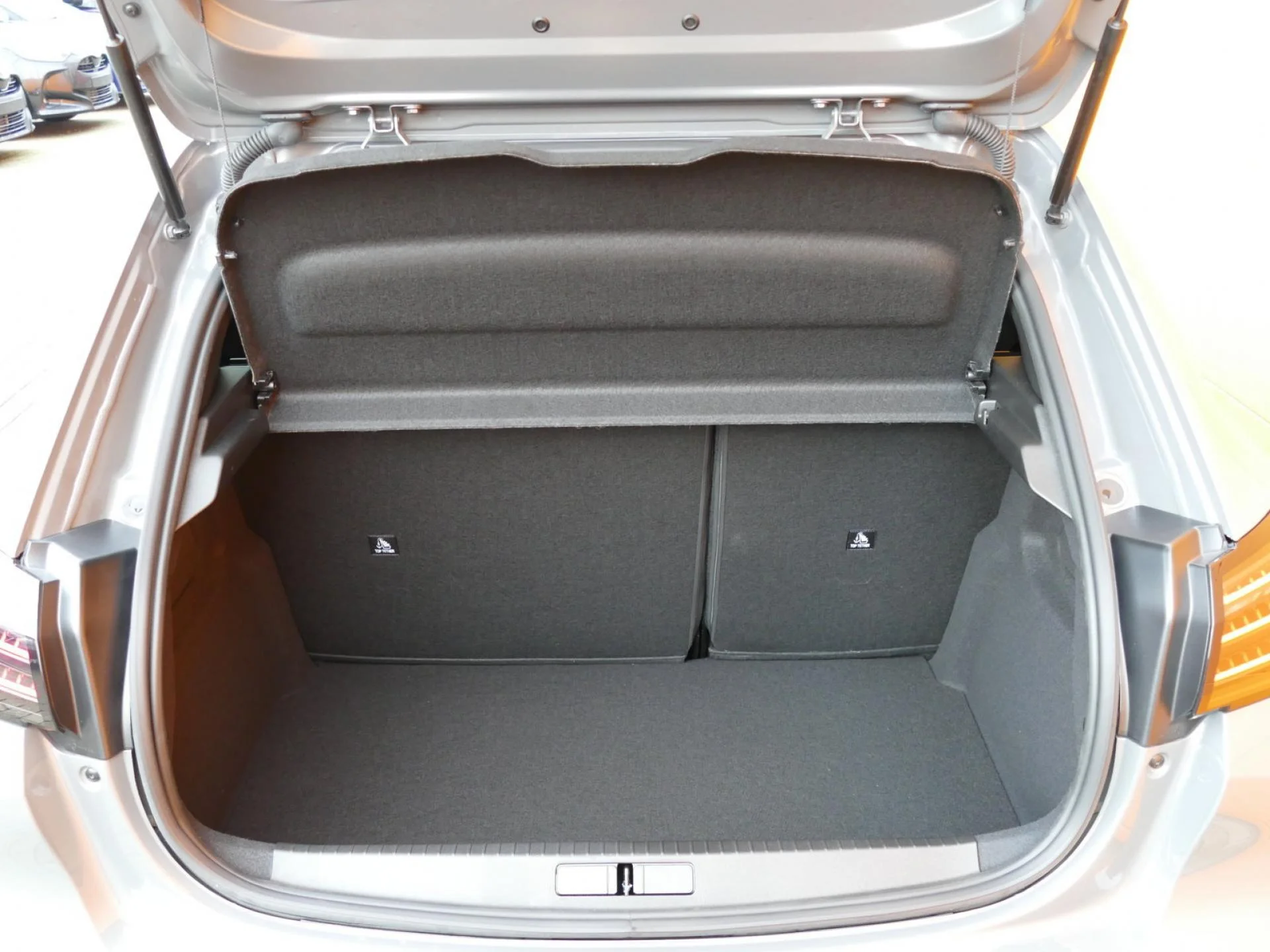 PEUGEOT 208 - Miniature 7 sur 30 - Cliquer pour voir cette photo