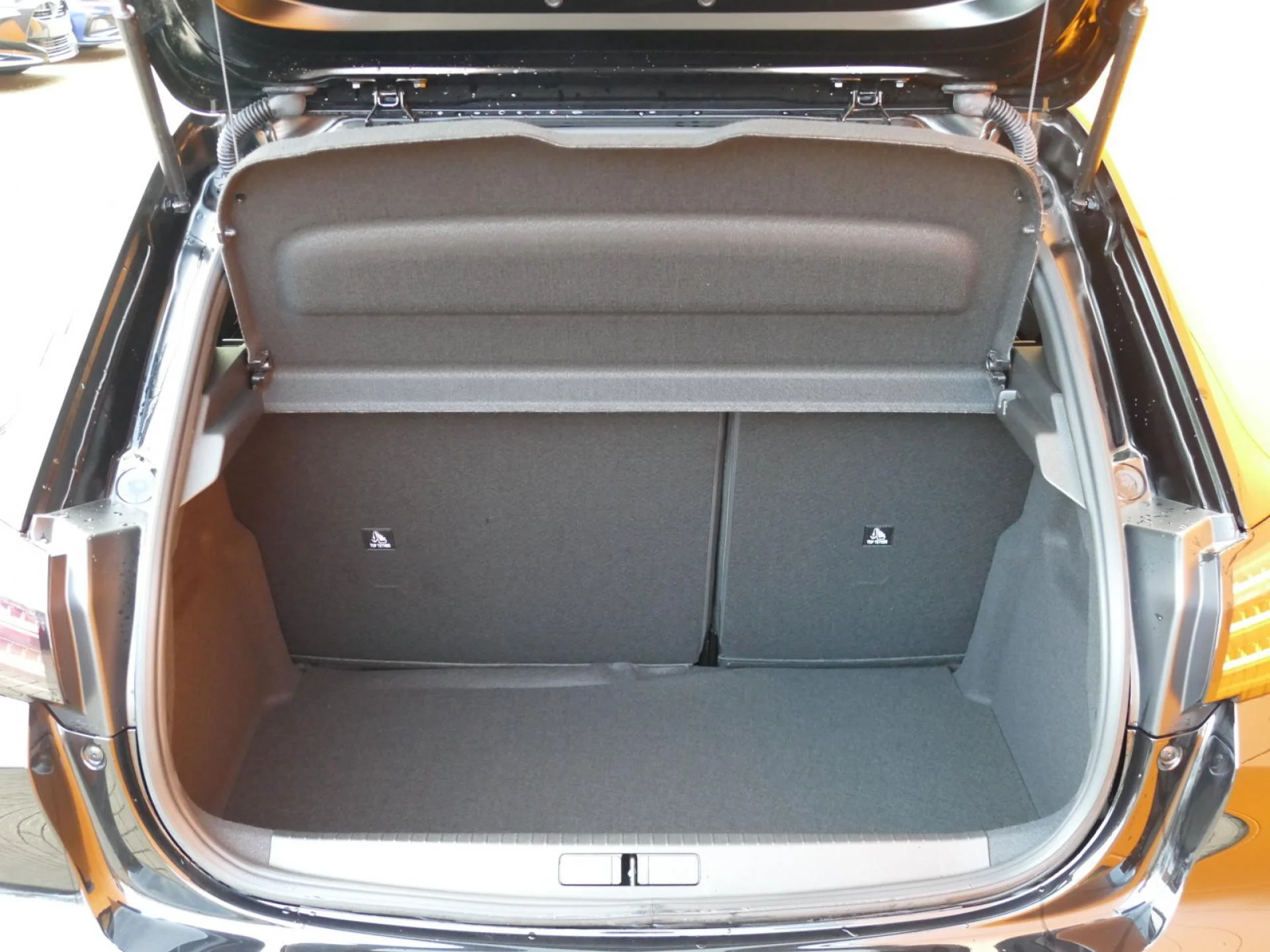 PEUGEOT 208 - Miniature 7 sur 30 - Cliquer pour voir cette photo