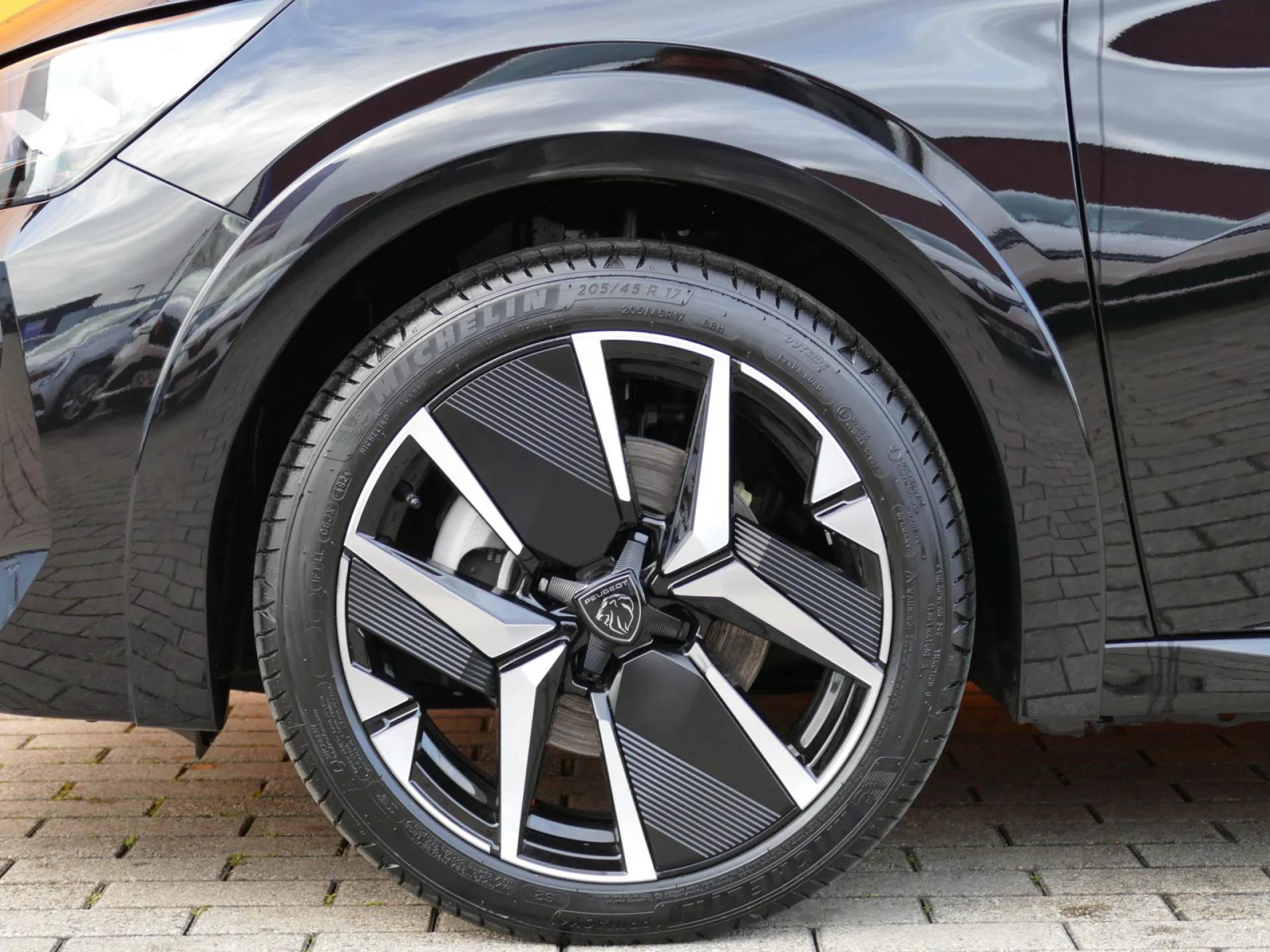 PEUGEOT 208 - Miniature 28 sur 30 - Cliquer pour voir cette photo