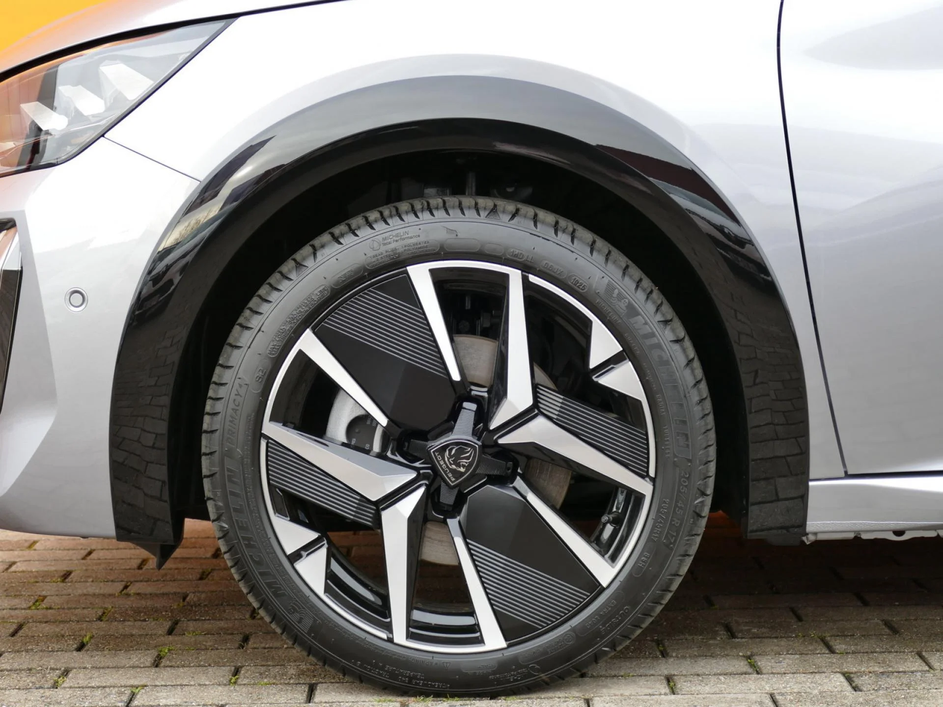 PEUGEOT 208 - Miniature 32 sur 33 - Cliquer pour voir cette photo