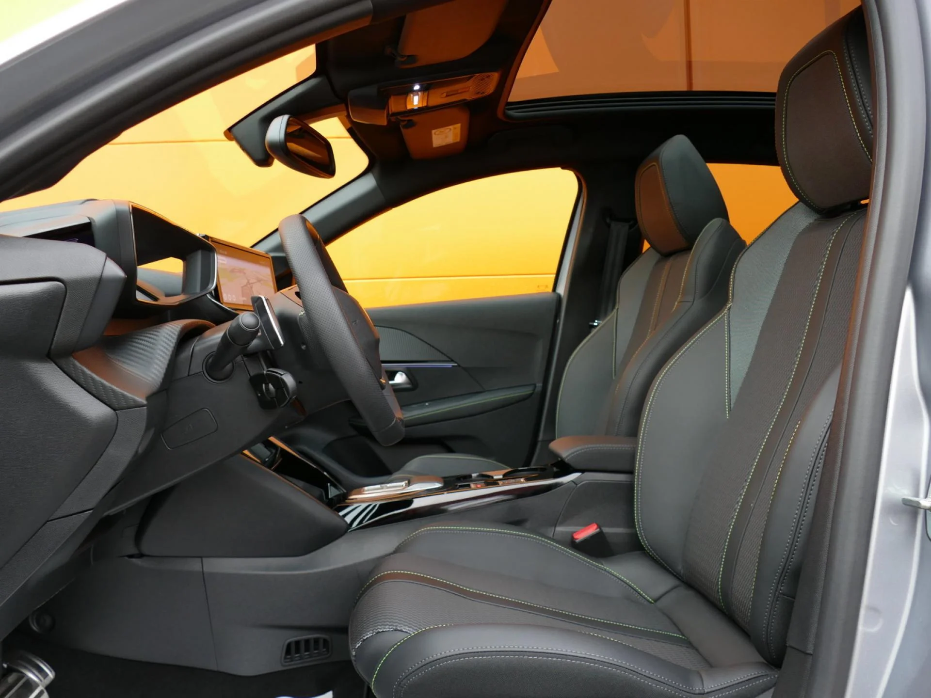 PEUGEOT 208 - Miniature 5 sur 30 - Cliquer pour voir cette photo