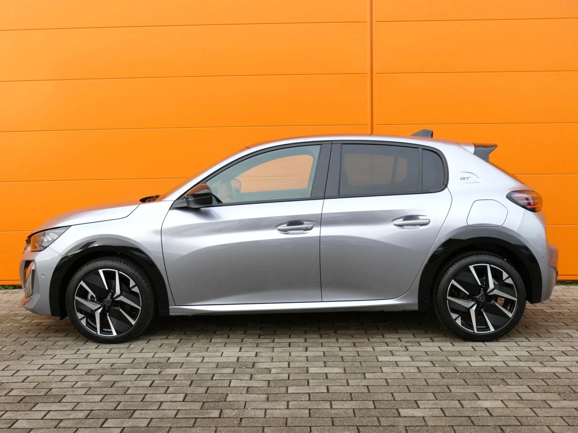 PEUGEOT 208 - Miniature 3 sur 33 - Cliquer pour voir cette photo