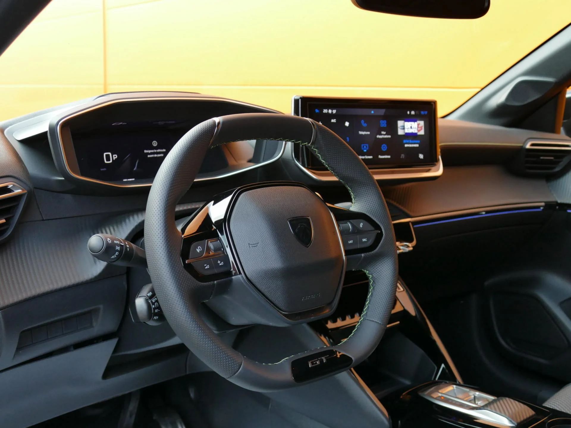 PEUGEOT 208 - Miniature 9 sur 33 - Cliquer pour voir cette photo