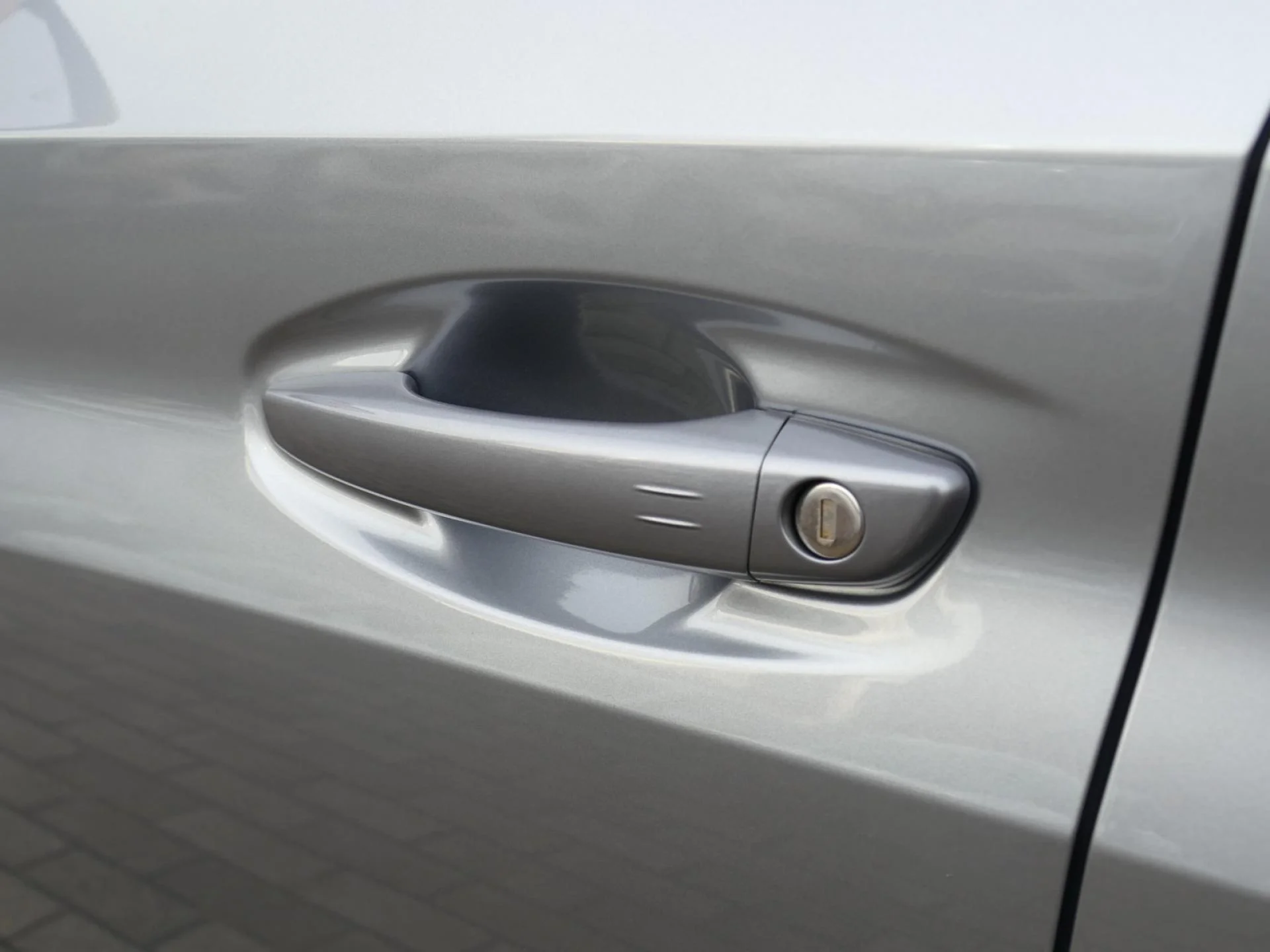 PEUGEOT 208 - Miniature 26 sur 33 - Cliquer pour voir cette photo