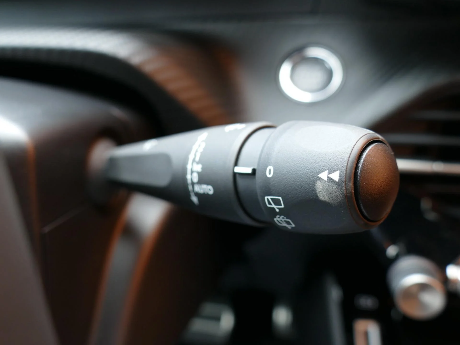 PEUGEOT 208 - Miniature 26 sur 33 - Cliquer pour voir cette photo