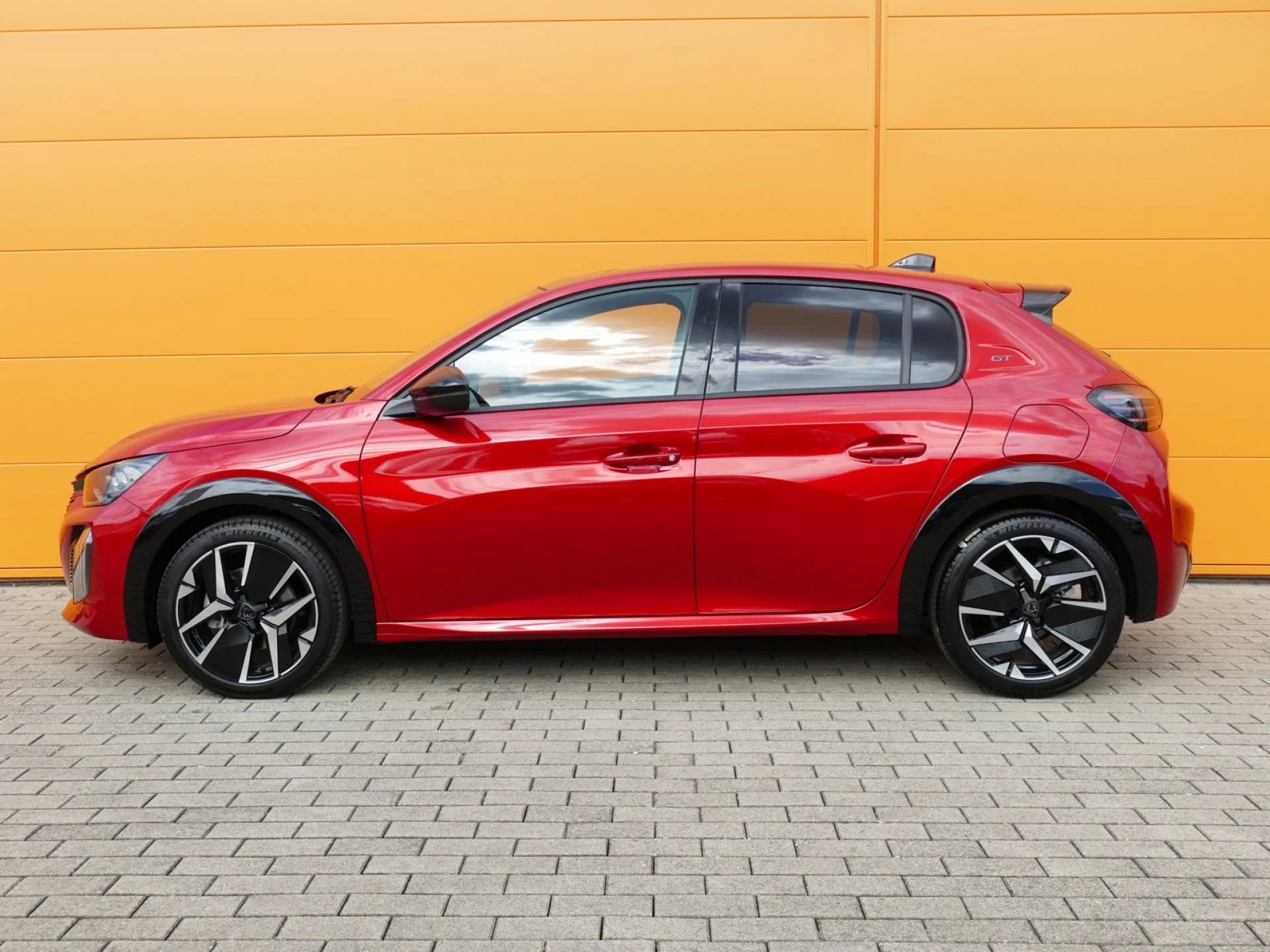 PEUGEOT 208 - Miniature 4 sur 35 - Cliquer pour voir cette photo