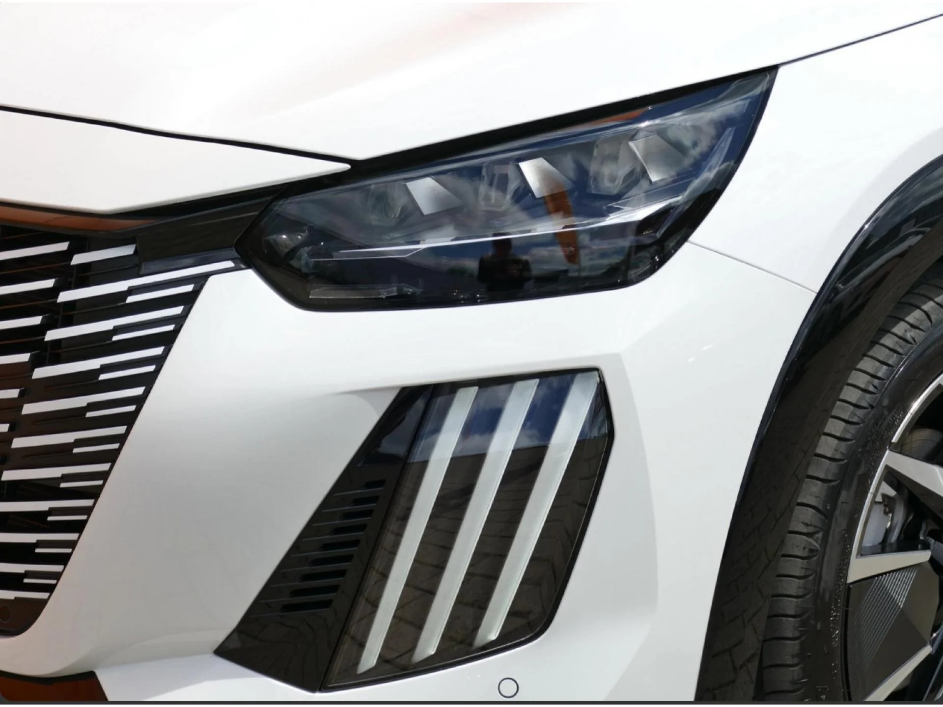 PEUGEOT 208 - Miniature 28 sur 28 - Cliquer pour voir cette photo