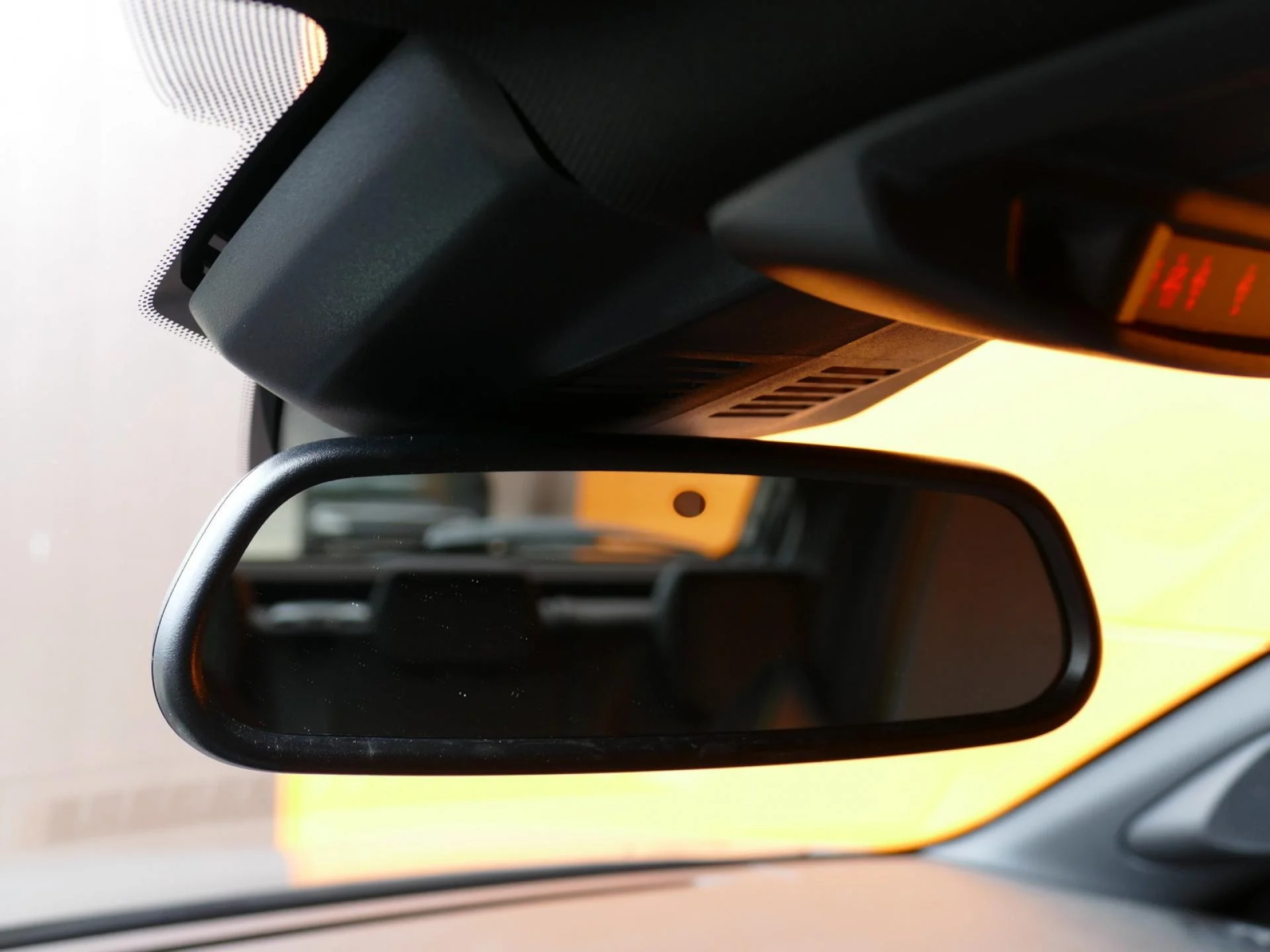 PEUGEOT 208 - Miniature 22 sur 32 - Cliquer pour voir cette photo
