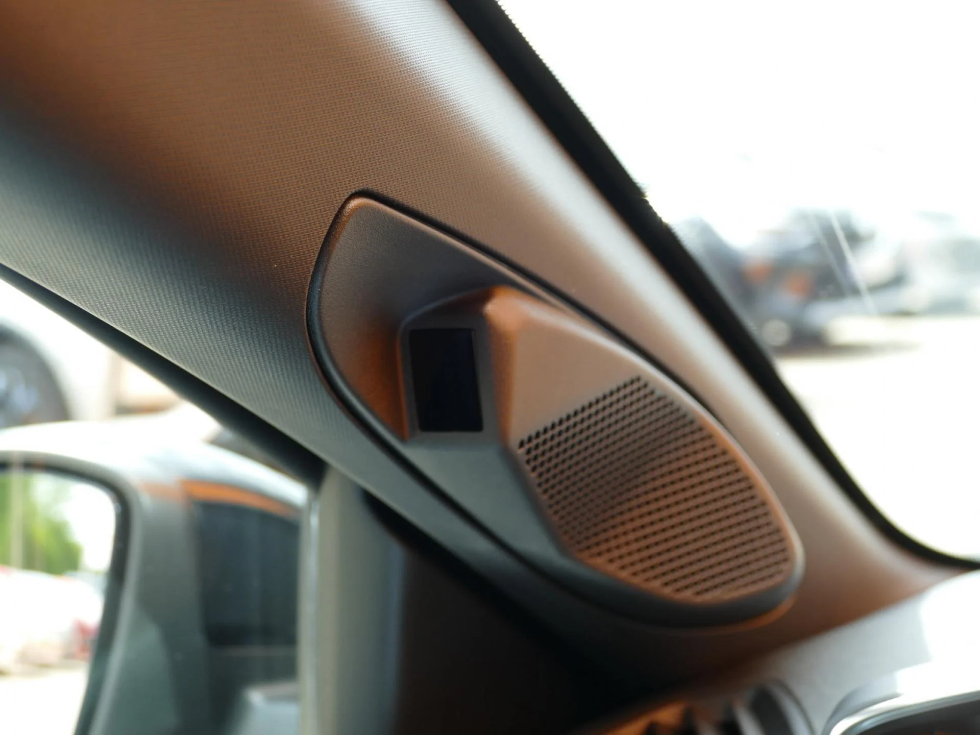 PEUGEOT 208 - Miniature 20 sur 32 - Cliquer pour voir cette photo