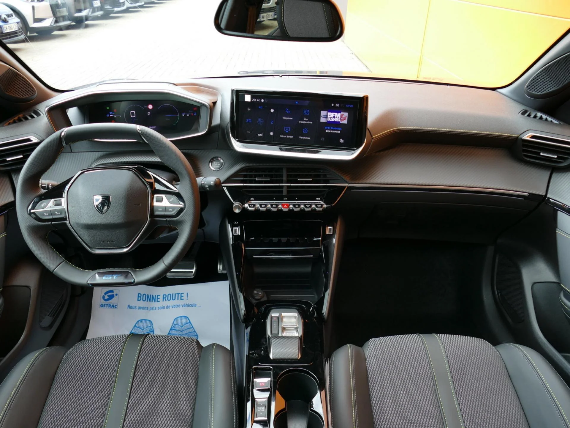 PEUGEOT 208 - Miniature 5 sur 33 - Cliquer pour voir cette photo