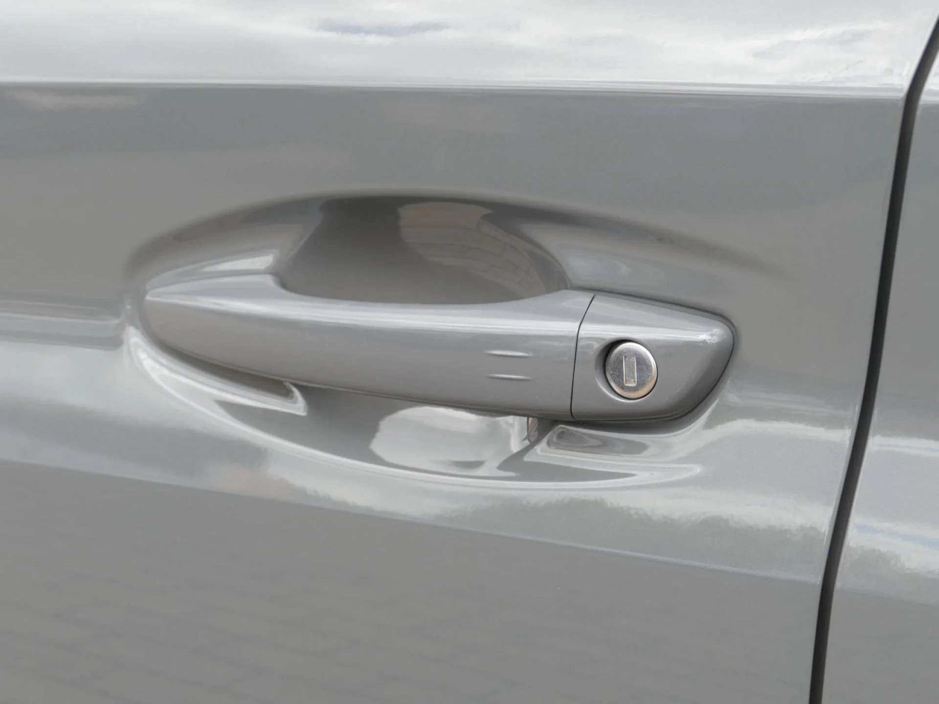 PEUGEOT 208 - Miniature 27 sur 33 - Cliquer pour voir cette photo