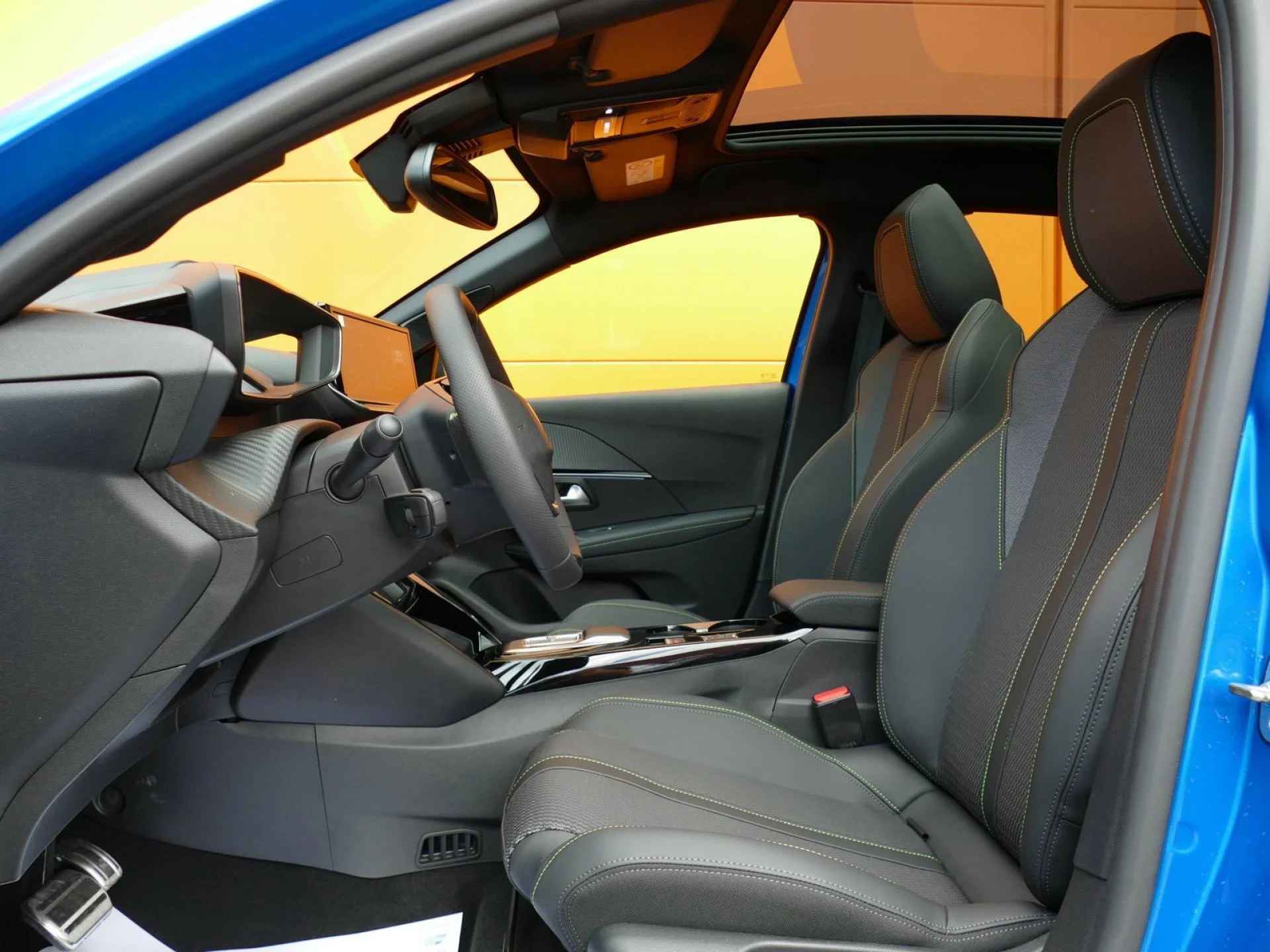 PEUGEOT 208 - Miniature 6 sur 34 - Cliquer pour voir cette photo