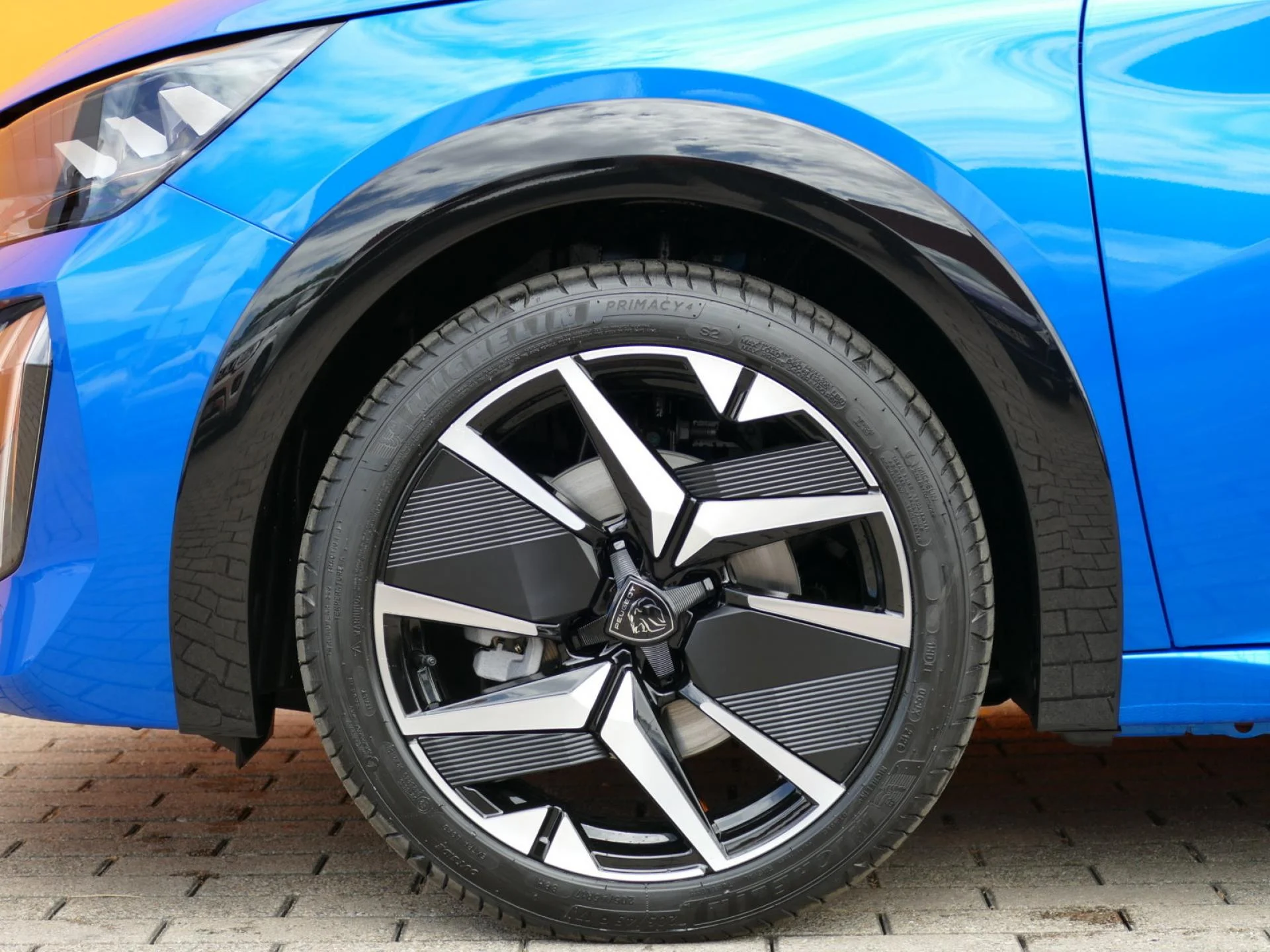 PEUGEOT 208 - Miniature 33 sur 34 - Cliquer pour voir cette photo