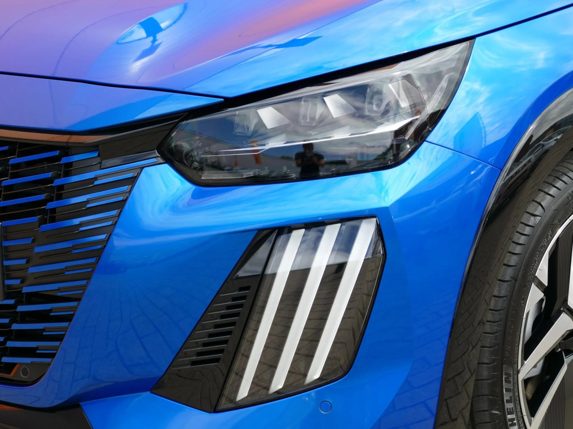 PEUGEOT 208 - Miniature 31 sur 34 - Cliquer pour voir cette photo