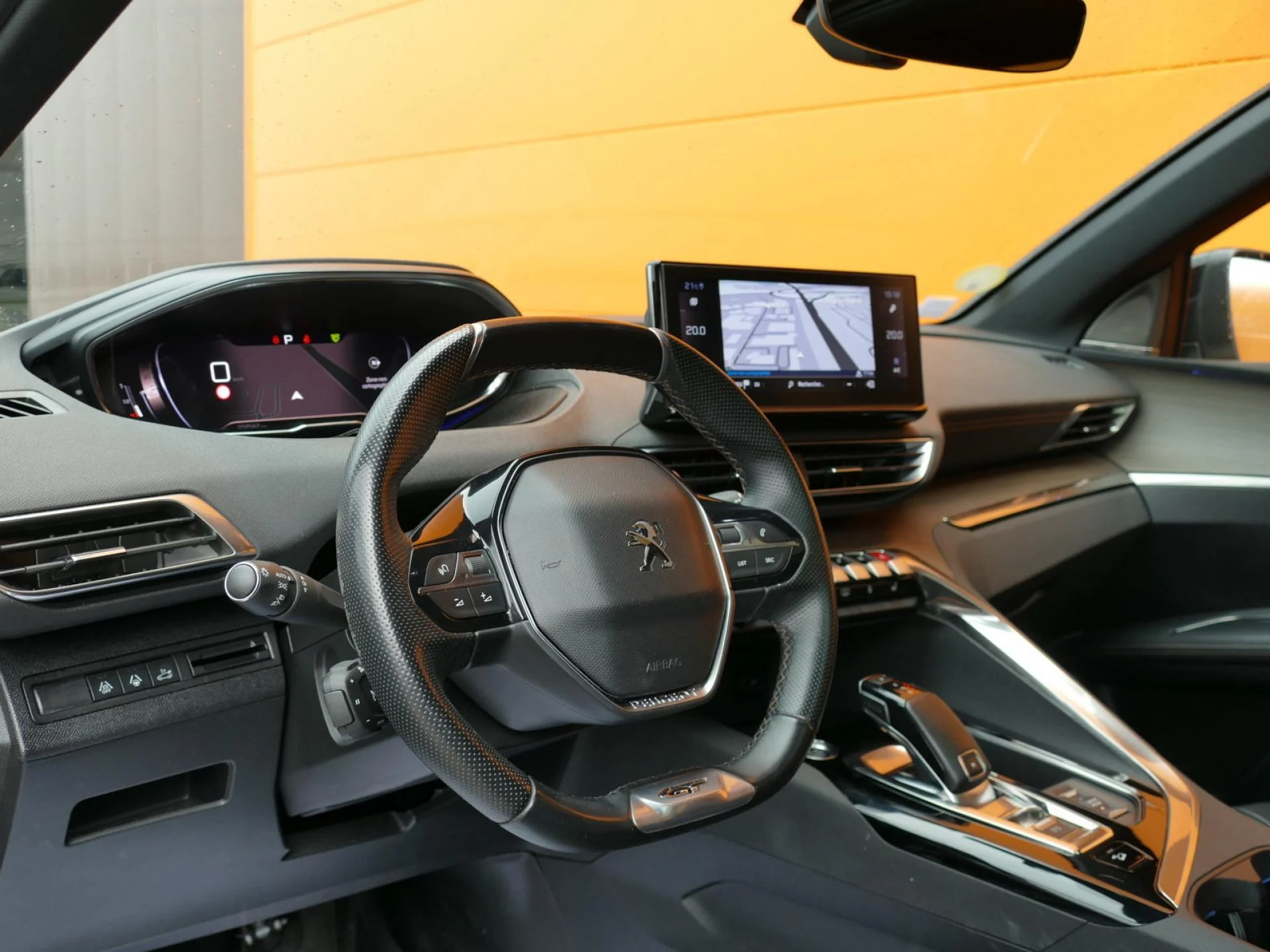 PEUGEOT 3008 - Miniature 18 sur 36 - Cliquer pour voir cette photo