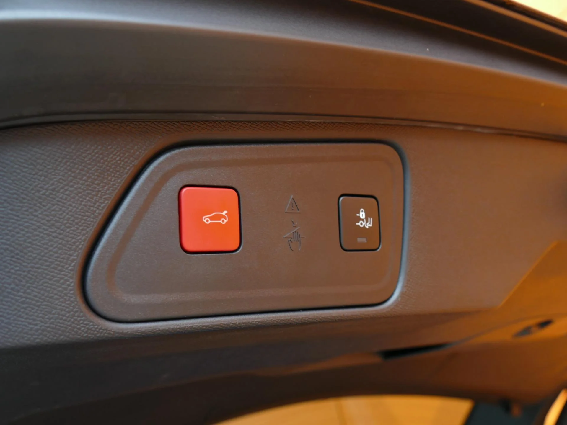 PEUGEOT 3008 - Miniature 24 sur 36 - Cliquer pour voir cette photo