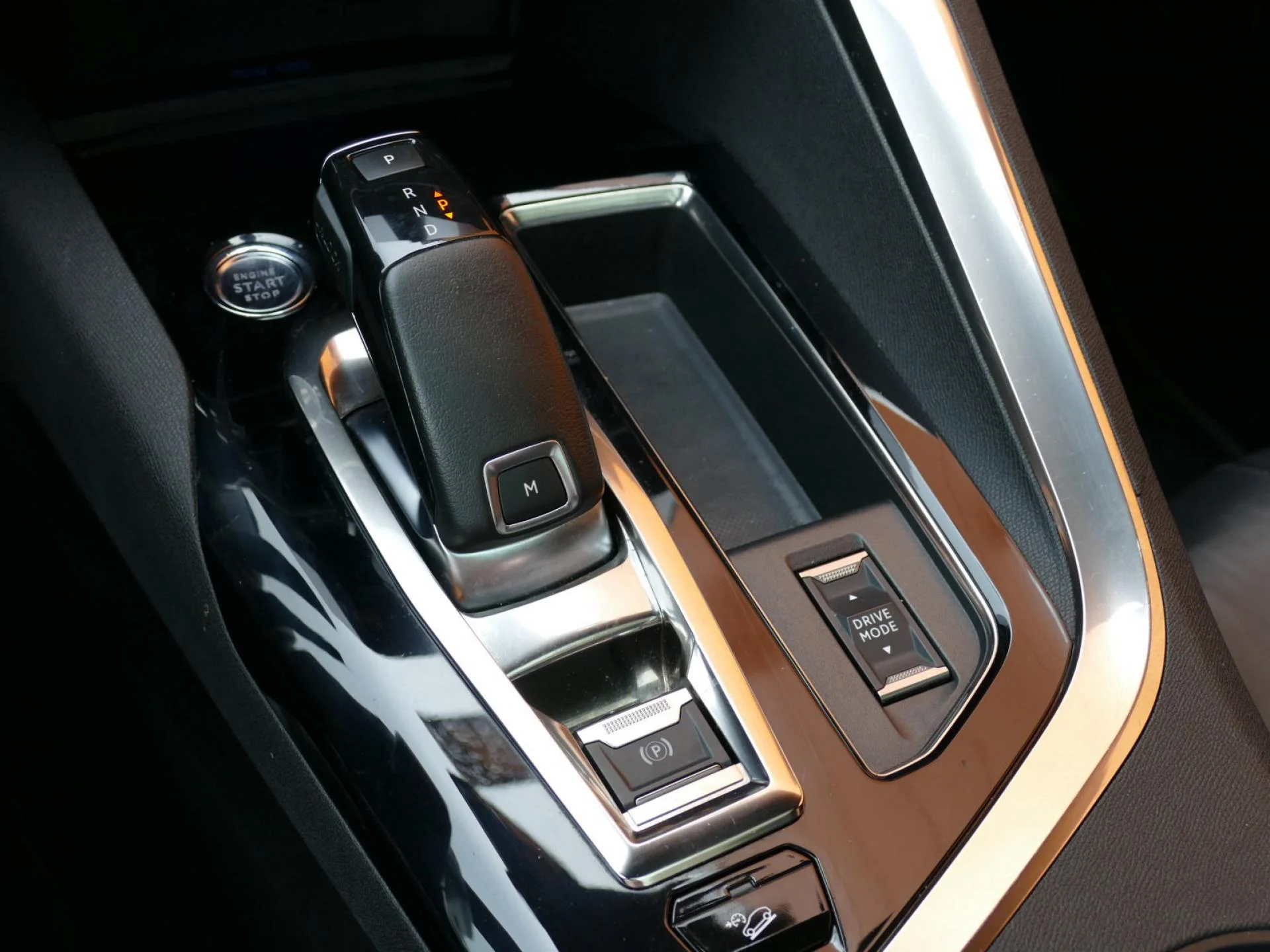 PEUGEOT 3008 - Miniature 20 sur 36 - Cliquer pour voir cette photo