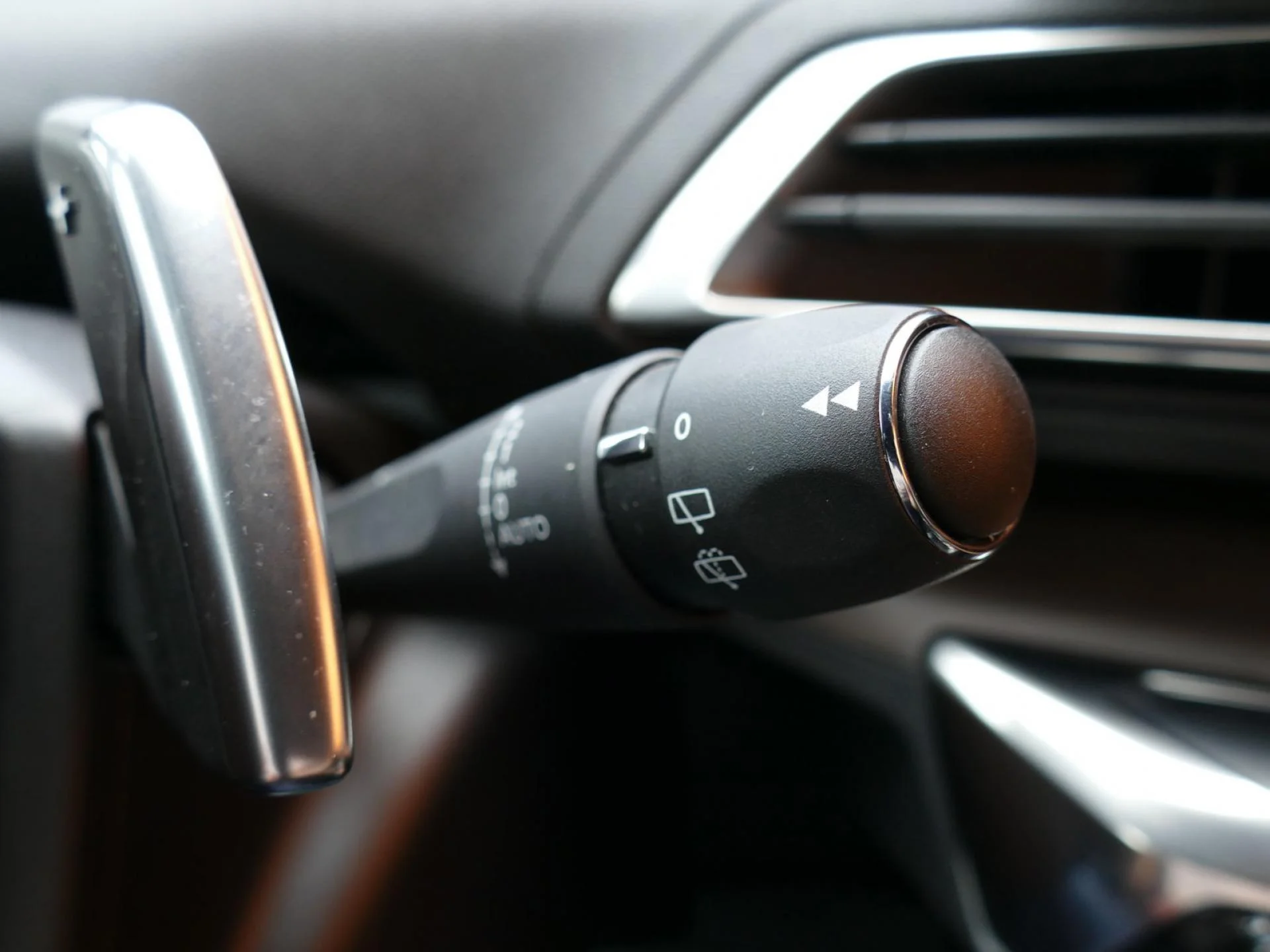 PEUGEOT 3008 - Miniature 28 sur 36 - Cliquer pour voir cette photo