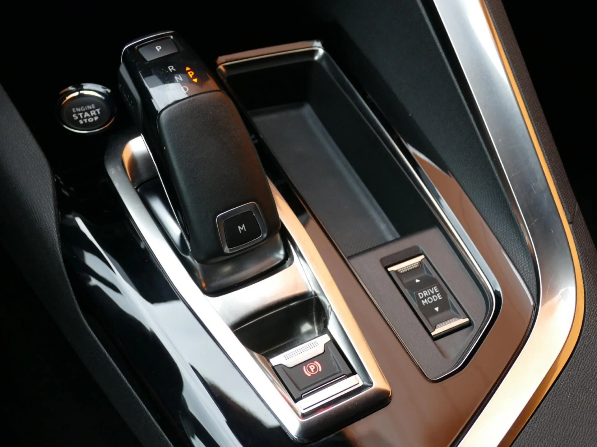 PEUGEOT 3008 - Miniature 20 sur 36 - Cliquer pour voir cette photo