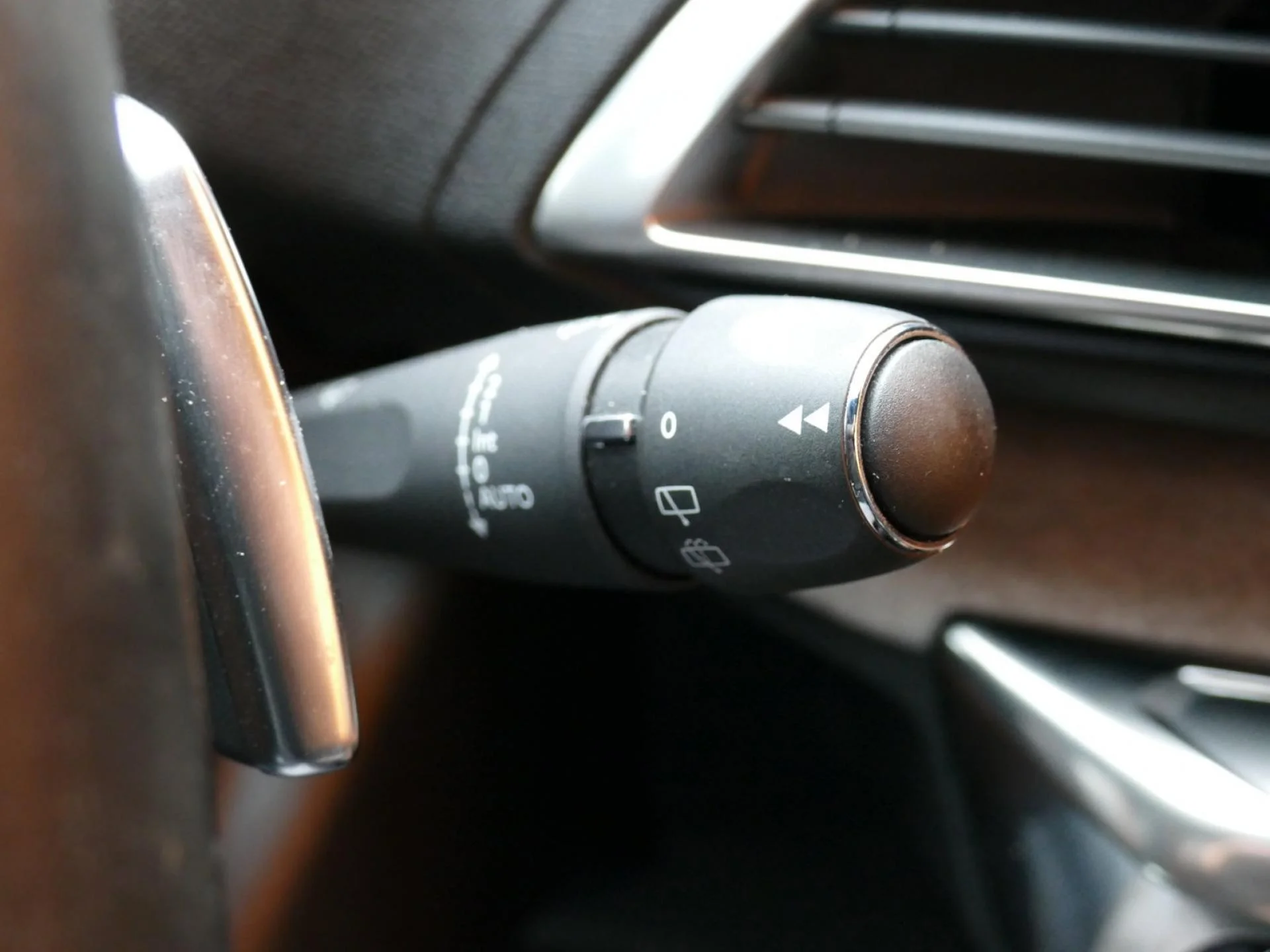 PEUGEOT 3008 - Miniature 26 sur 36 - Cliquer pour voir cette photo