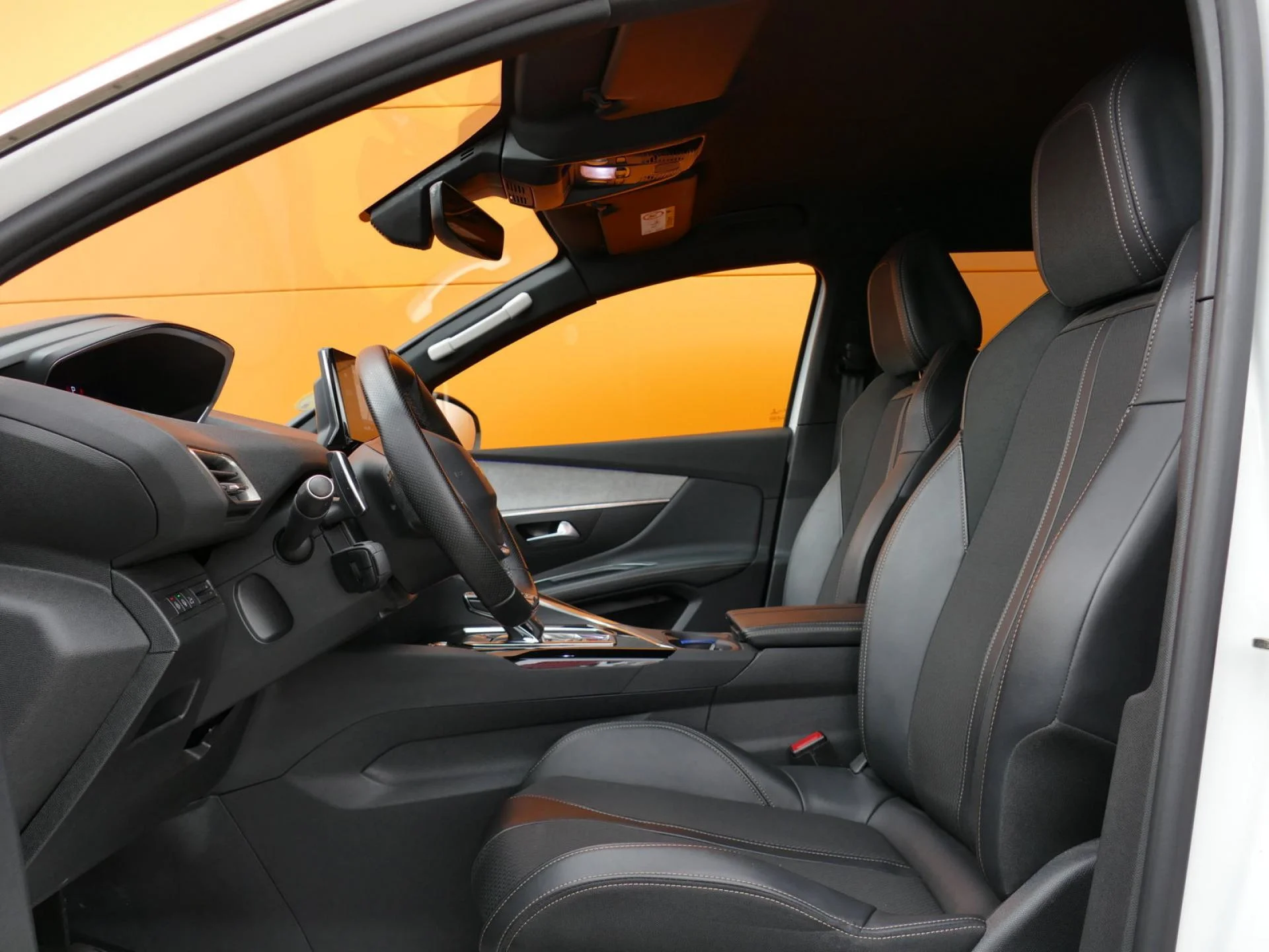 PEUGEOT 3008 - Miniature 6 sur 36 - Cliquer pour voir cette photo